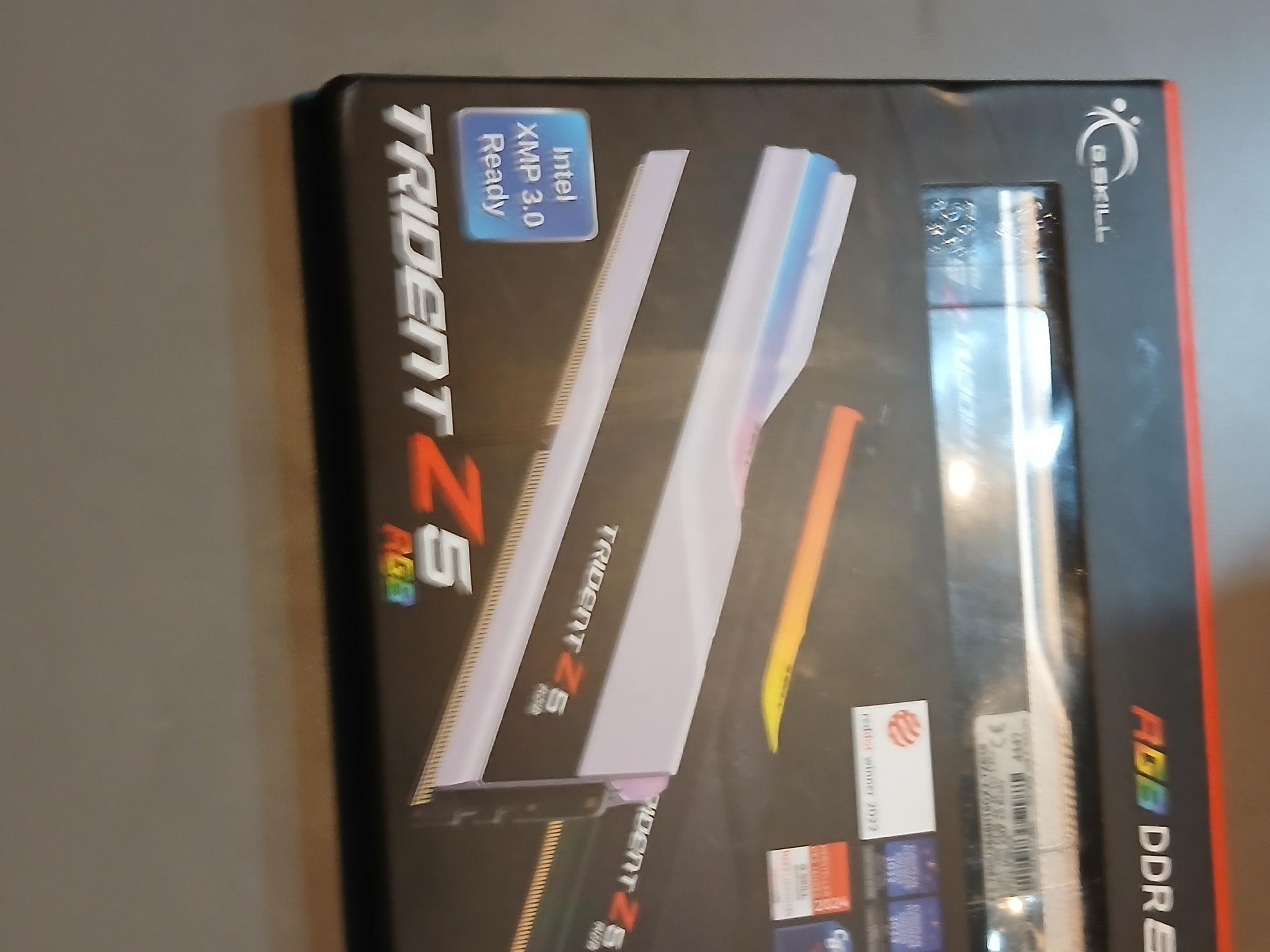 White g skill trident z5 rgb 16x2 ddr5 7800
