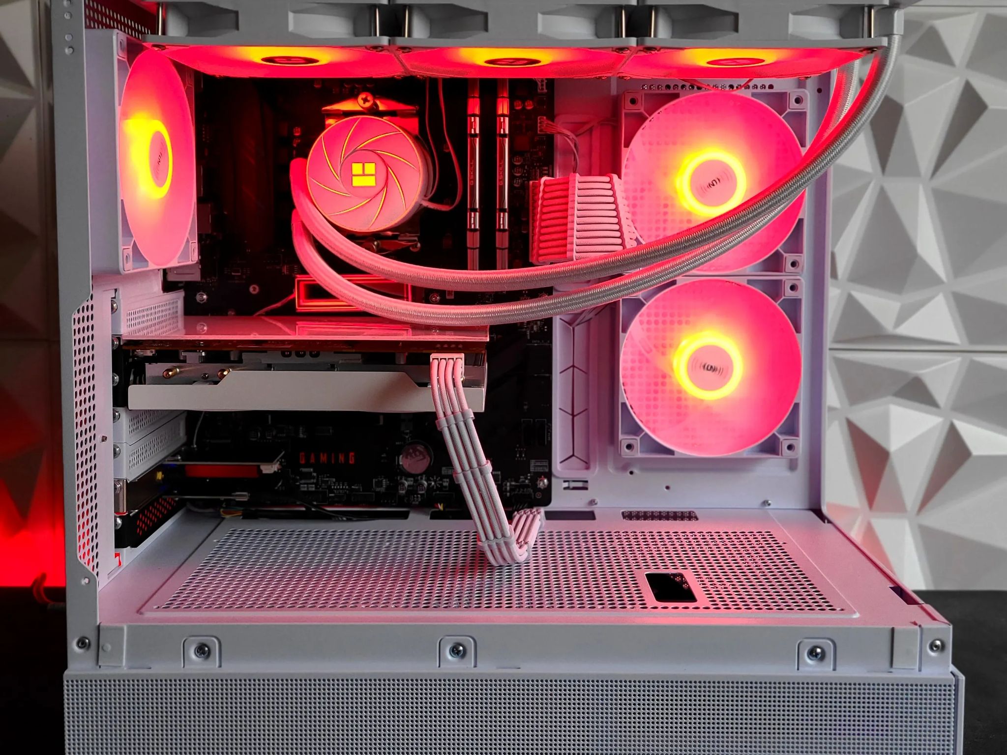 ⚪⚪ AMD Radeon RX 6600 8 GB | AMD Ryzen 7 3800X 8-Core CPU | 16 GB Ram | 1 TB SSD ⚪⚪