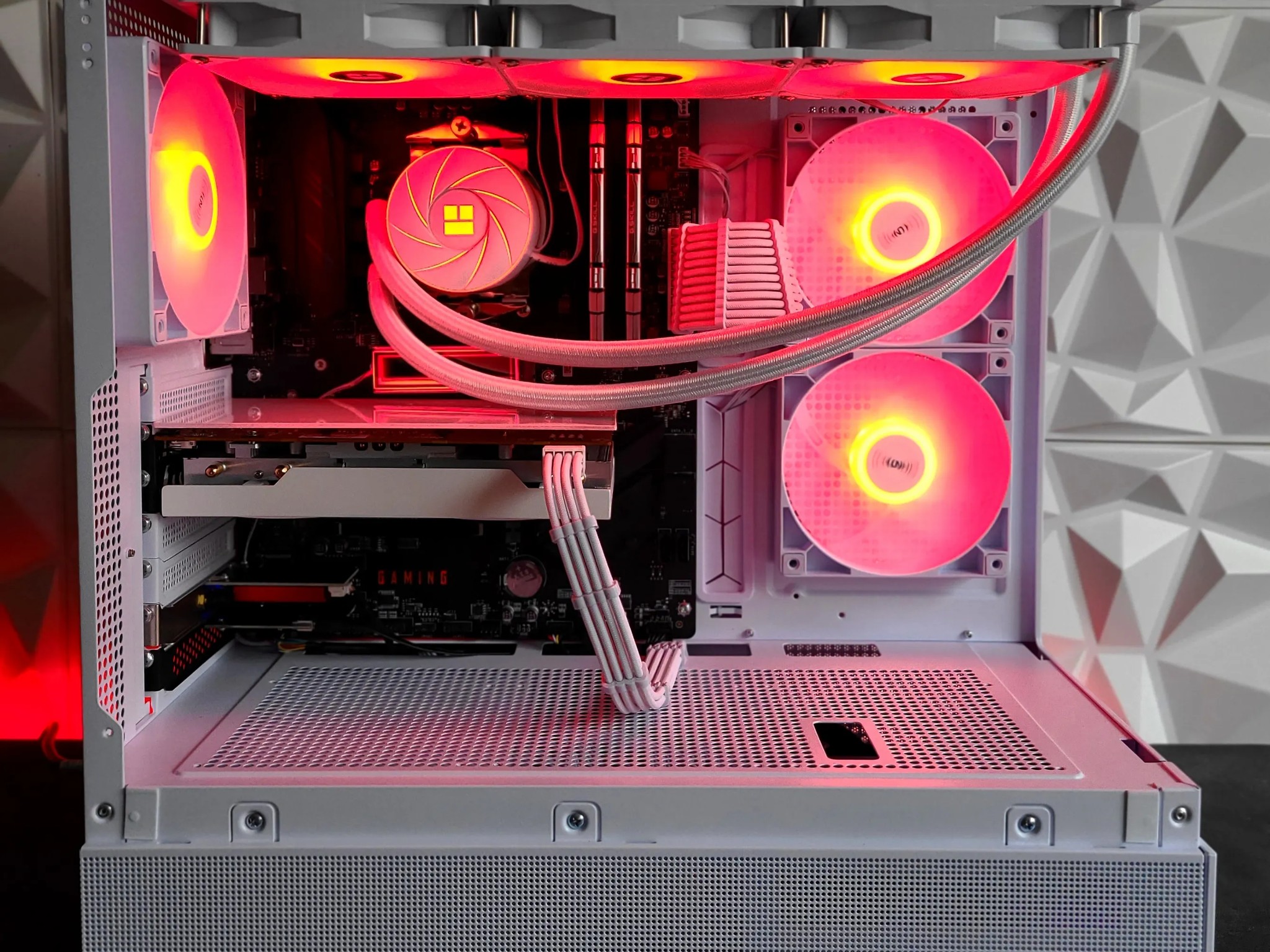 ⚪⚪ AMD Radeon RX 6600 8 GB | AMD Ryzen 7 3800X 8-Core CPU | 16 GB Ram | 1 TB SSD ⚪⚪