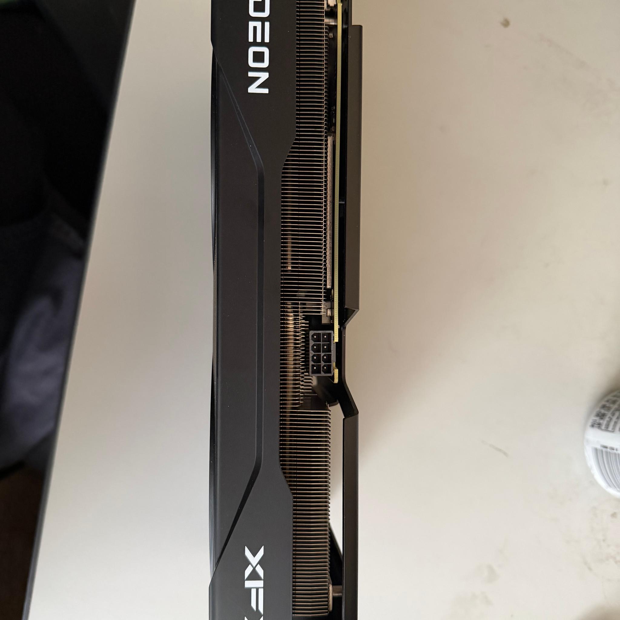 Radeon XFX Swift 9060XT 16GB OC