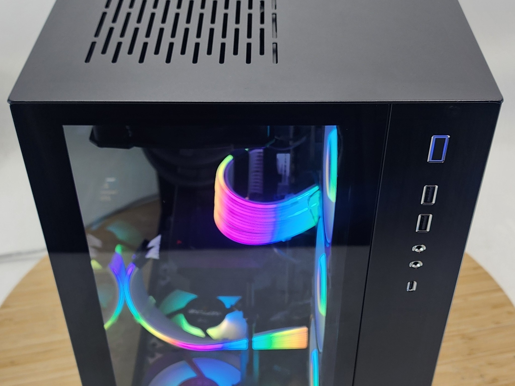 Gaming PC Ryzen 7 7800X3D 32GB RAM 1TB SSD RX 7900 XT 20GB Windows 11 Computer