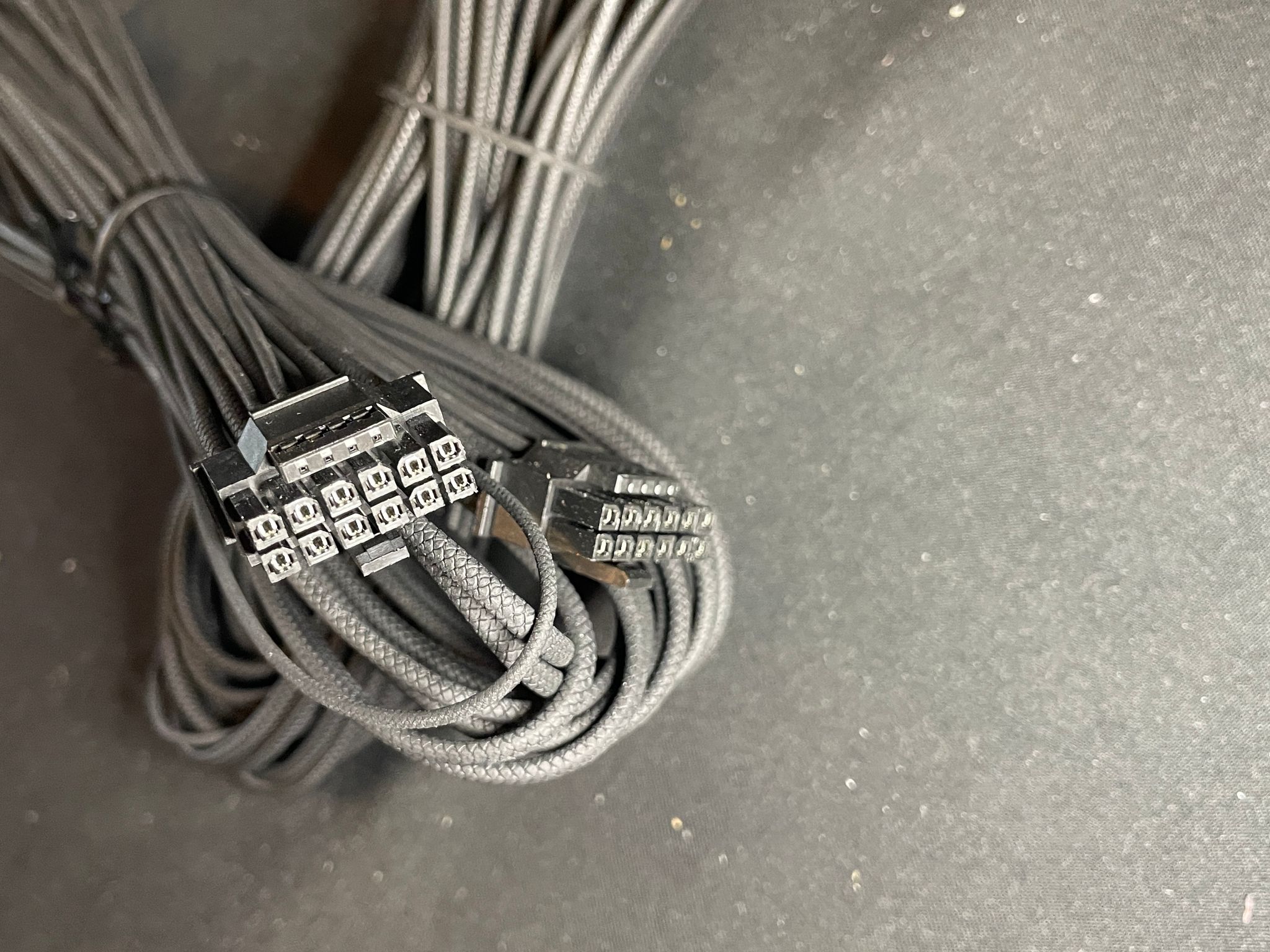 Corsair rm1000x power supply cords and box