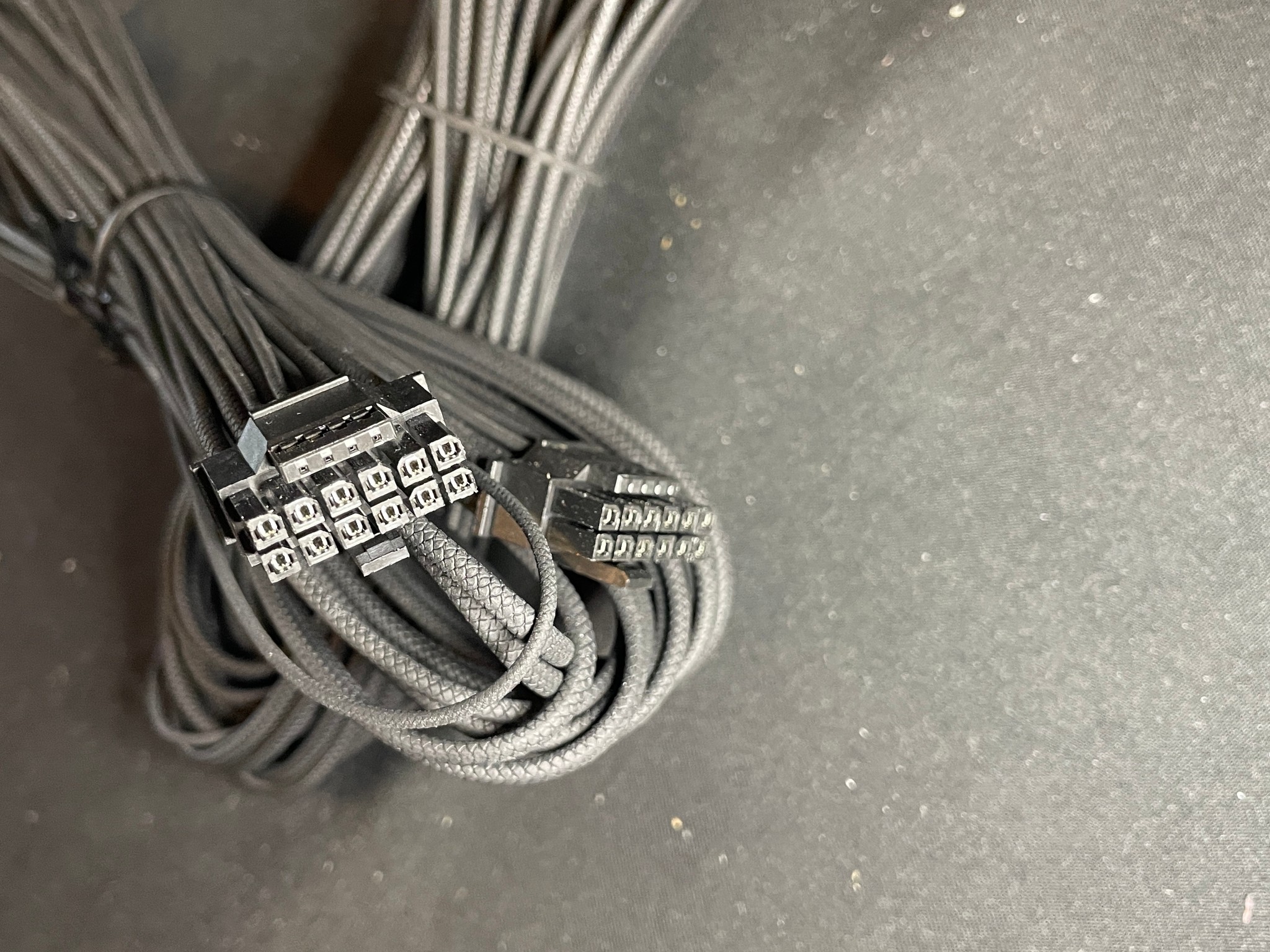 Corsair rm1000x power supply cords and box