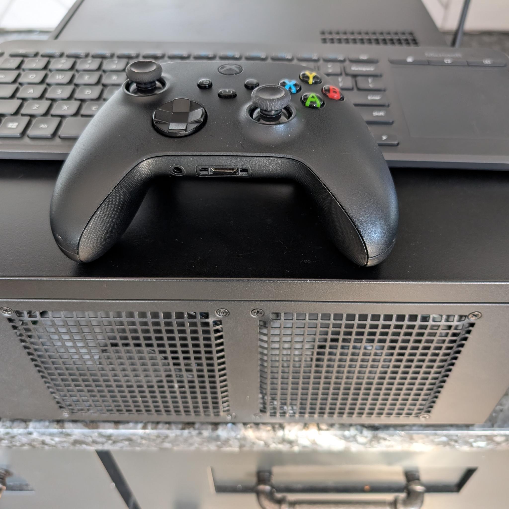 ⬛ "SLATE" - Living Room PC |4K Steam Machine | Console Killer | AM5 + RX 9060 XT 16GB🎮