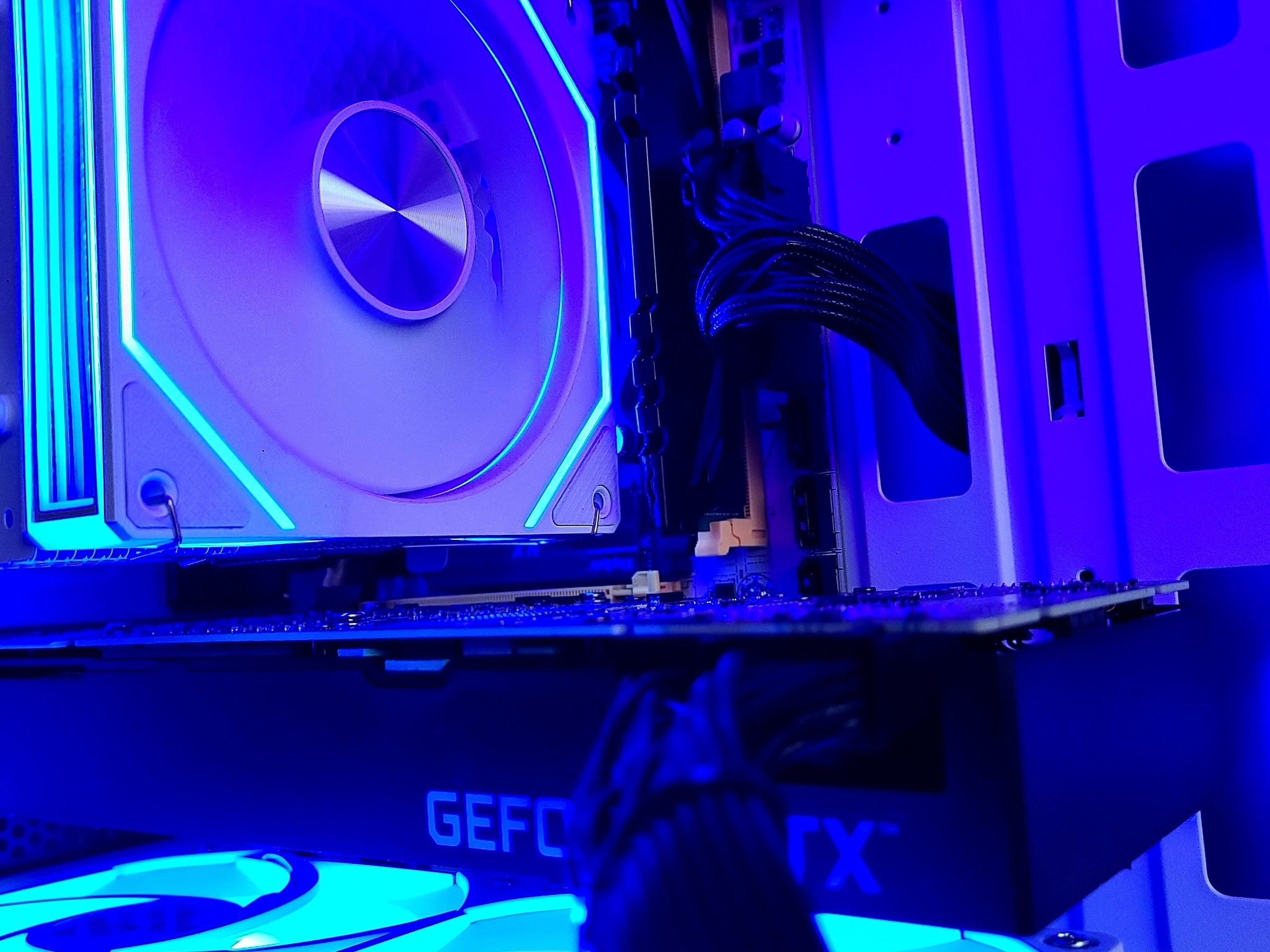 ⚪🟡 Gaming PC | Nvidia RTX 2070 Super 8 GB | Intel Xeon E5-2680 V4 14-Core CPU | 32 GB Ram | 1 TB SSD