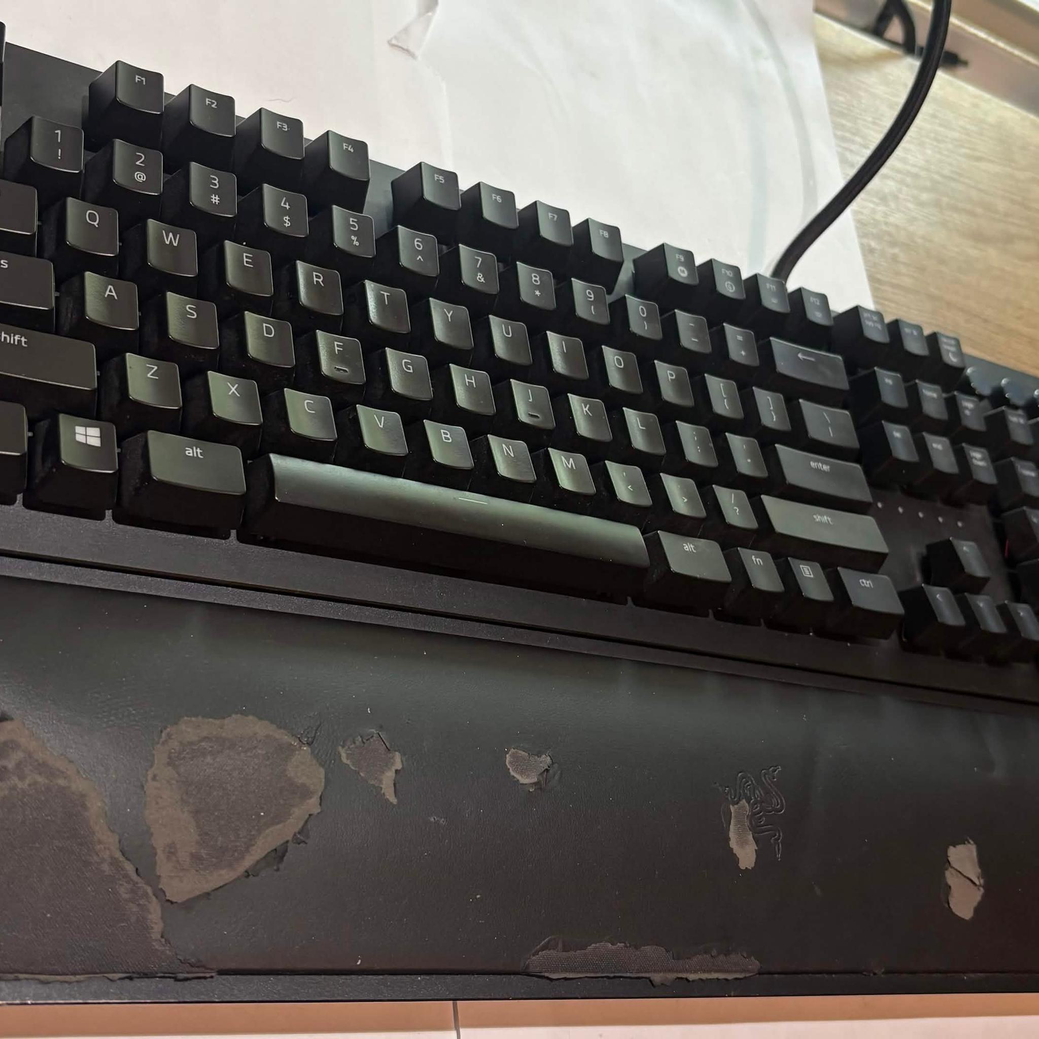 Razer Huntsman Elite Optical Gaming Keyboard & Wrist Rest (ED)