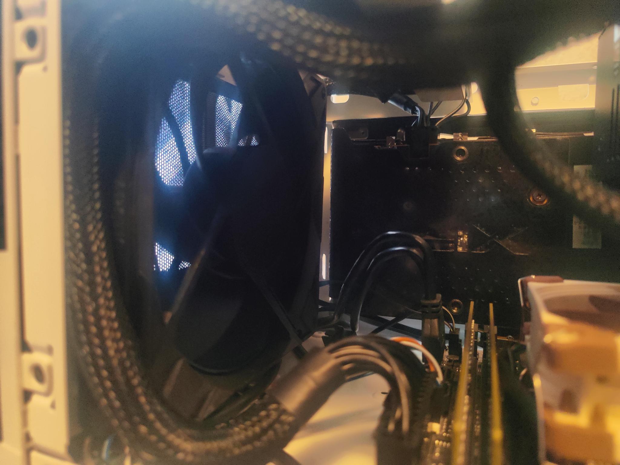 AMD Radeon RX 6600 XT - Image 4