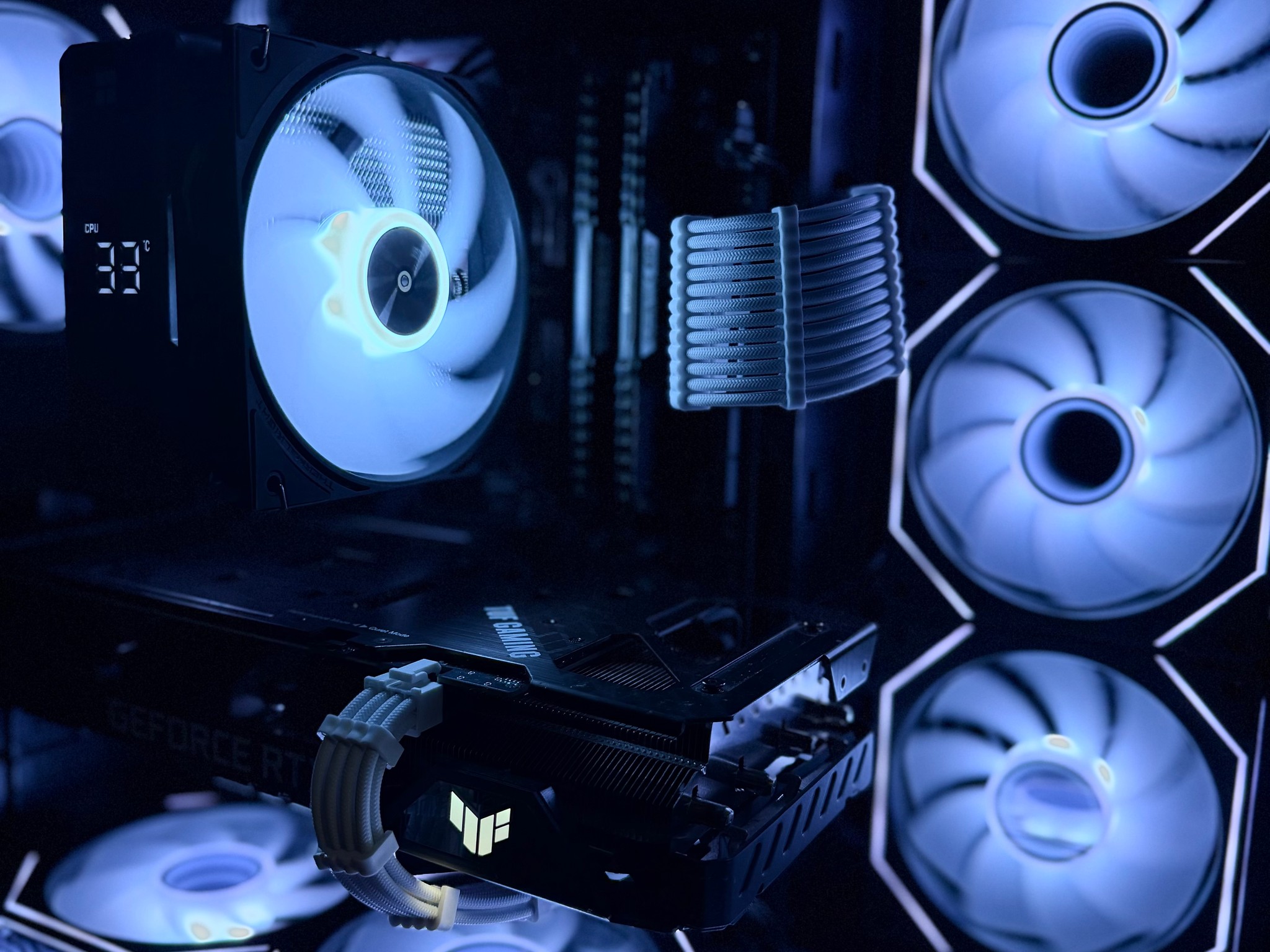 CLEAN RGB GAMING PC Rzyen 5 3600 RTX 3060 12gb