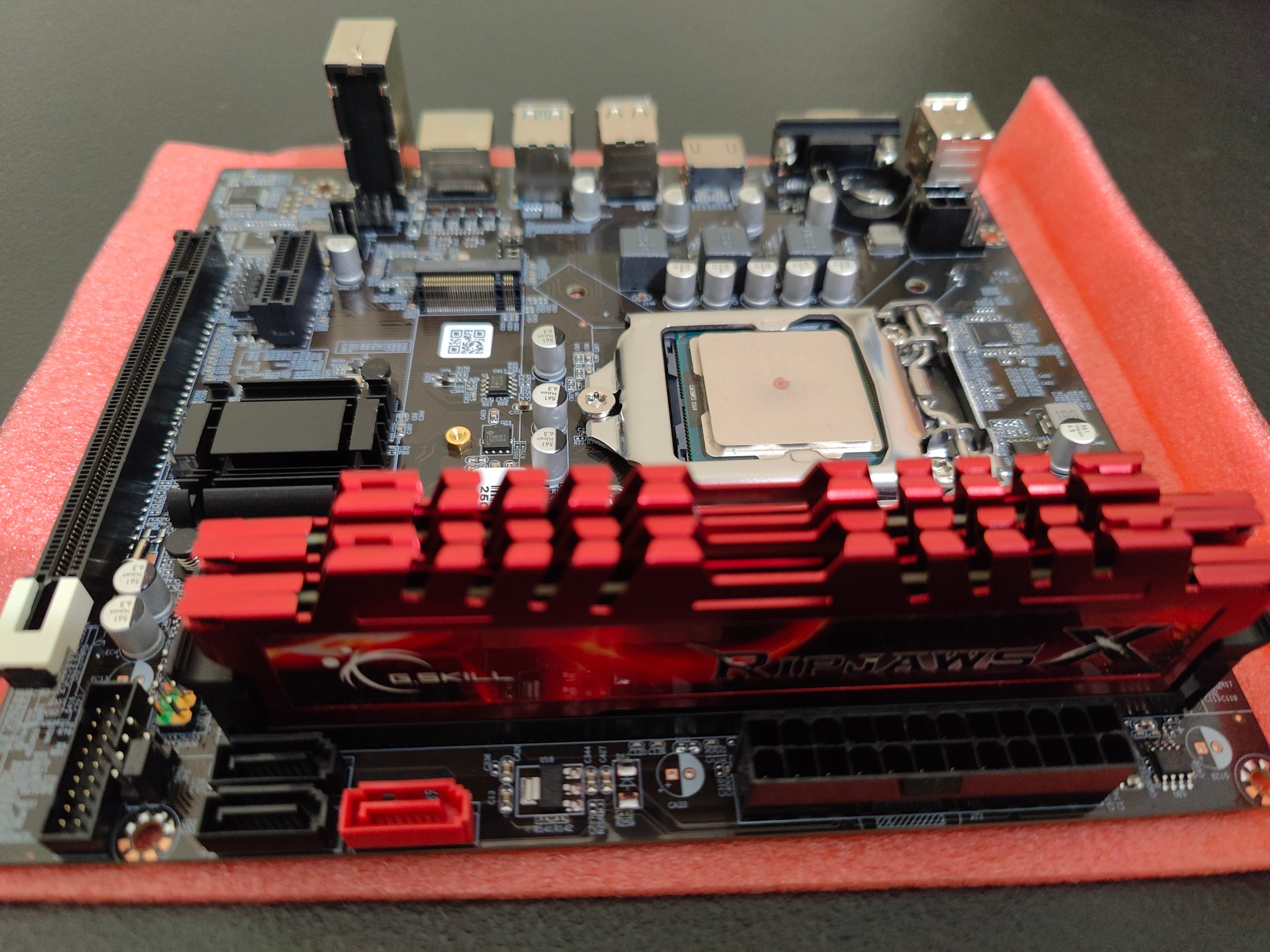 Mini ATX Soyo B75 Intel i5 3570 4C 4T 16GB DDR3 RAM