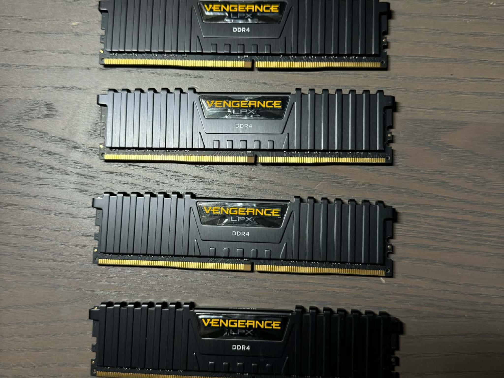 Corsair Vengeance LPX 32Gb (4X8Gb) DDR4 3600Mhz RAM (CMK32GX4M4D3600C18)