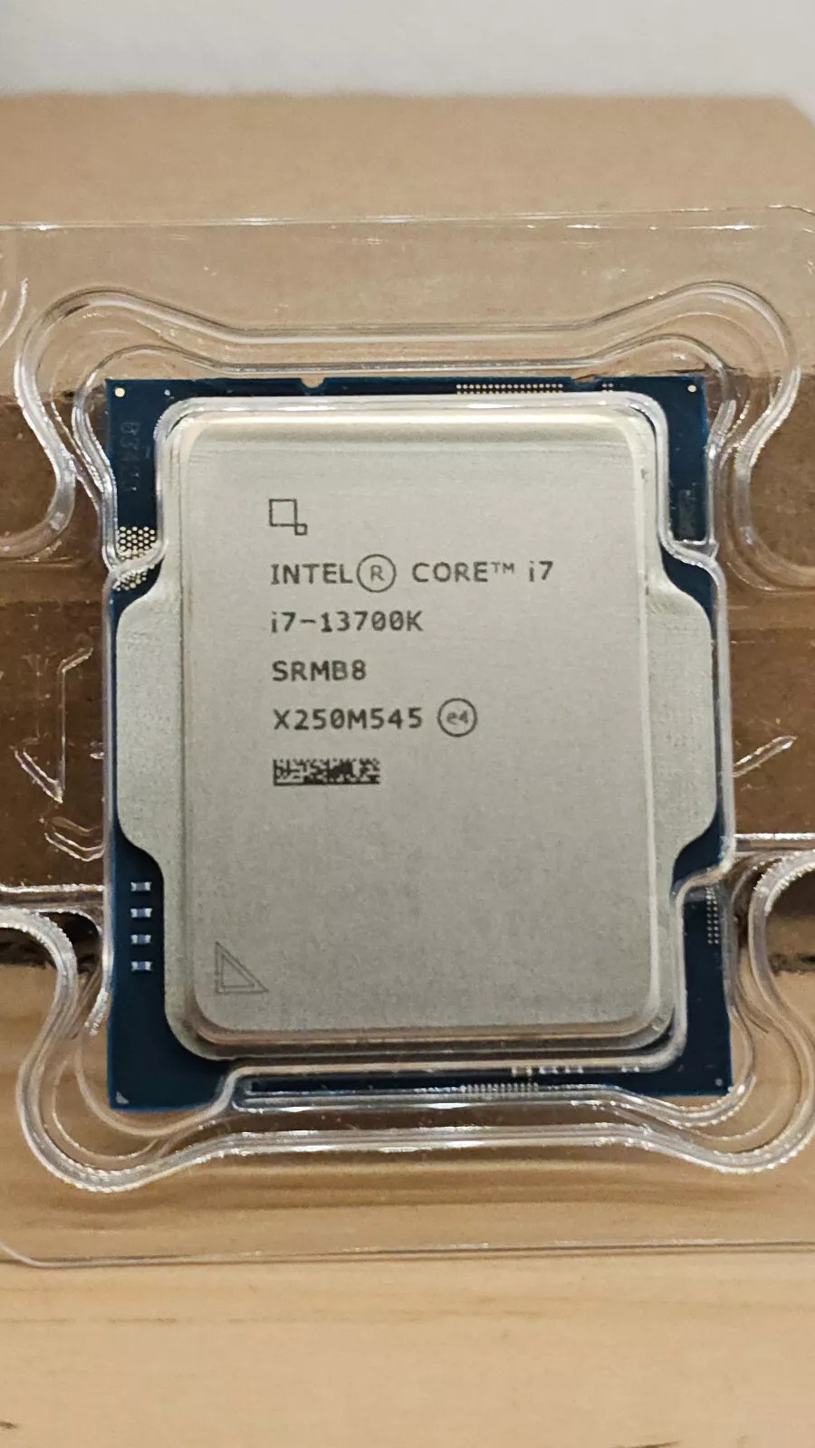 Intel Core i7-13700K Processor (5.4 GHz, 16 Cores, LGA 1700) noBox