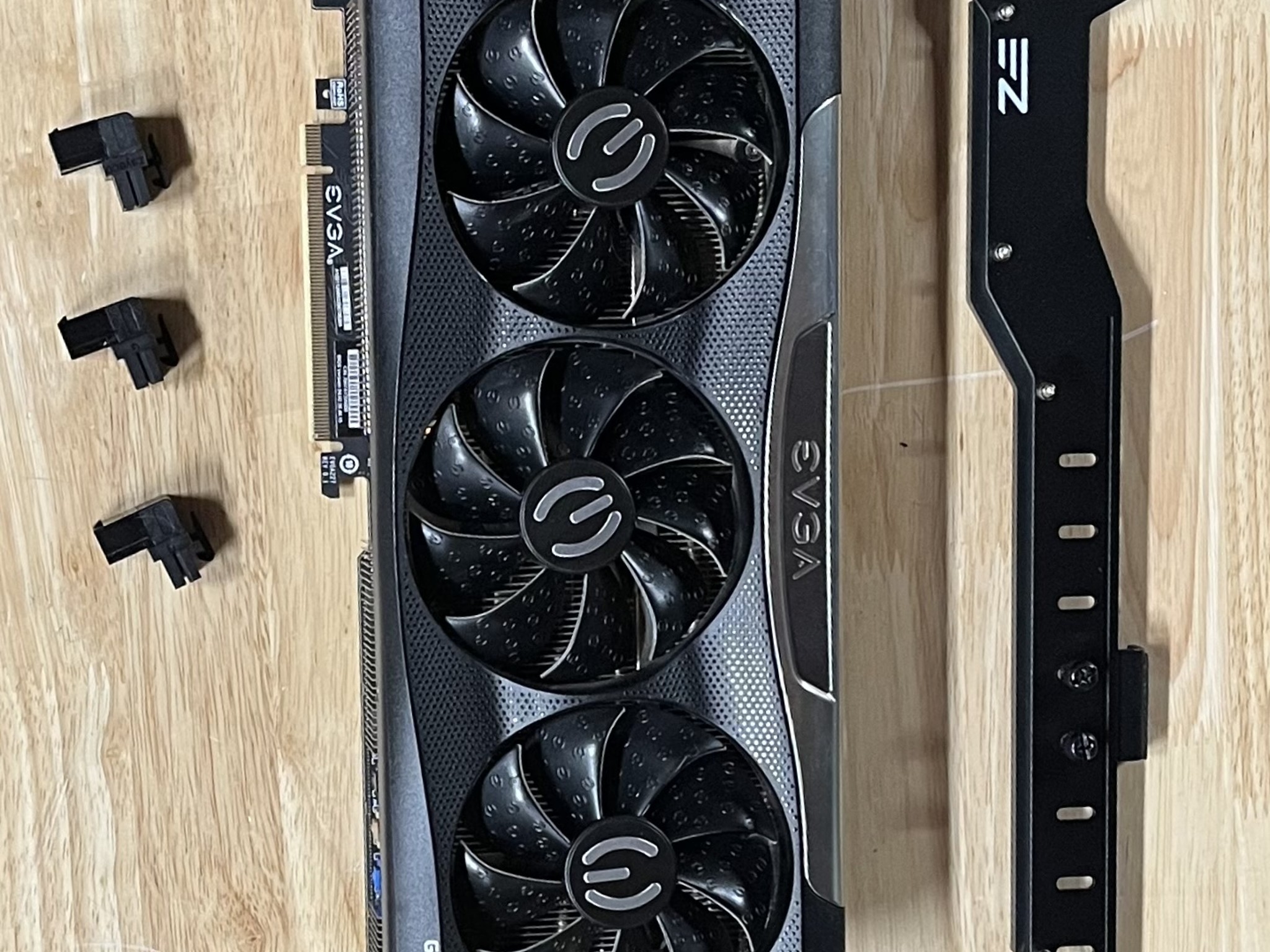 EVGA 3090 FTW with anti-sag bracket and right-angled PCIe power adaptors