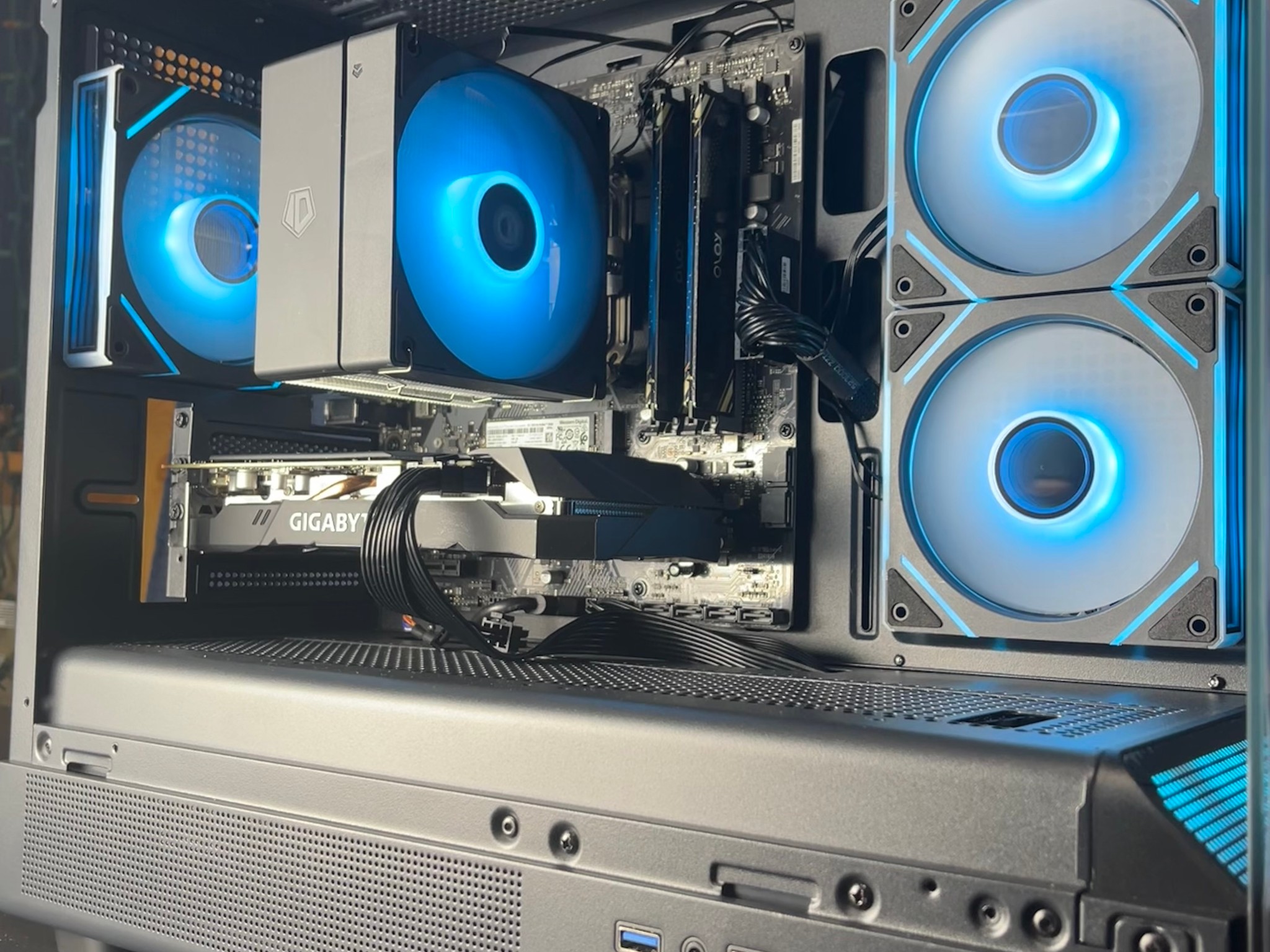 🧊Arctic Glacier PC🧊RTX 2060🧊AMD Ryzen 5 3600🧊16GB DDR4🧊512GB SDD