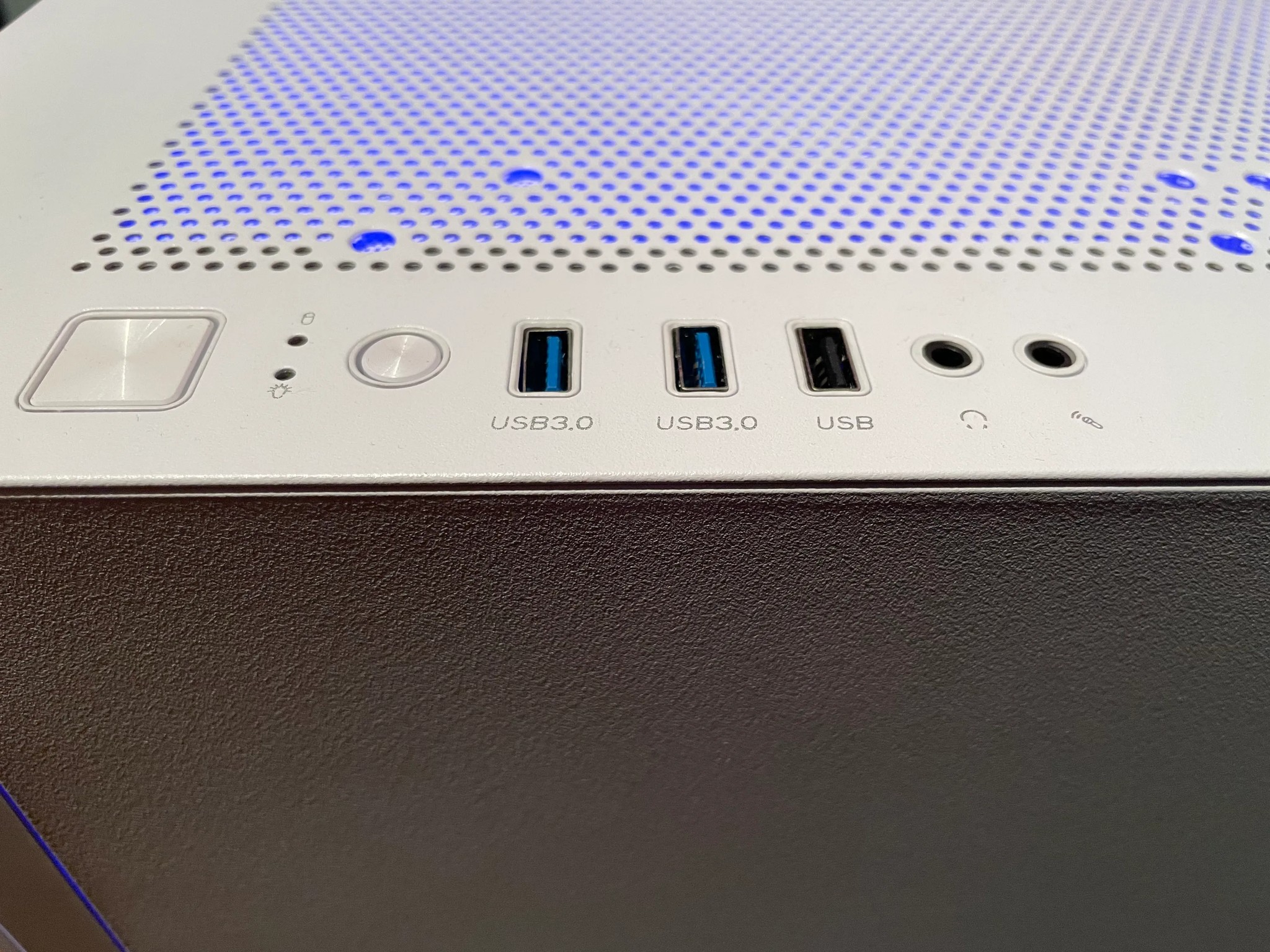 ‼️Budget‼️White PC Ryzen 5 5600 | RX 6600 XT 8 GB | Windows 11 Home | WIFI and Bluetooth!!!