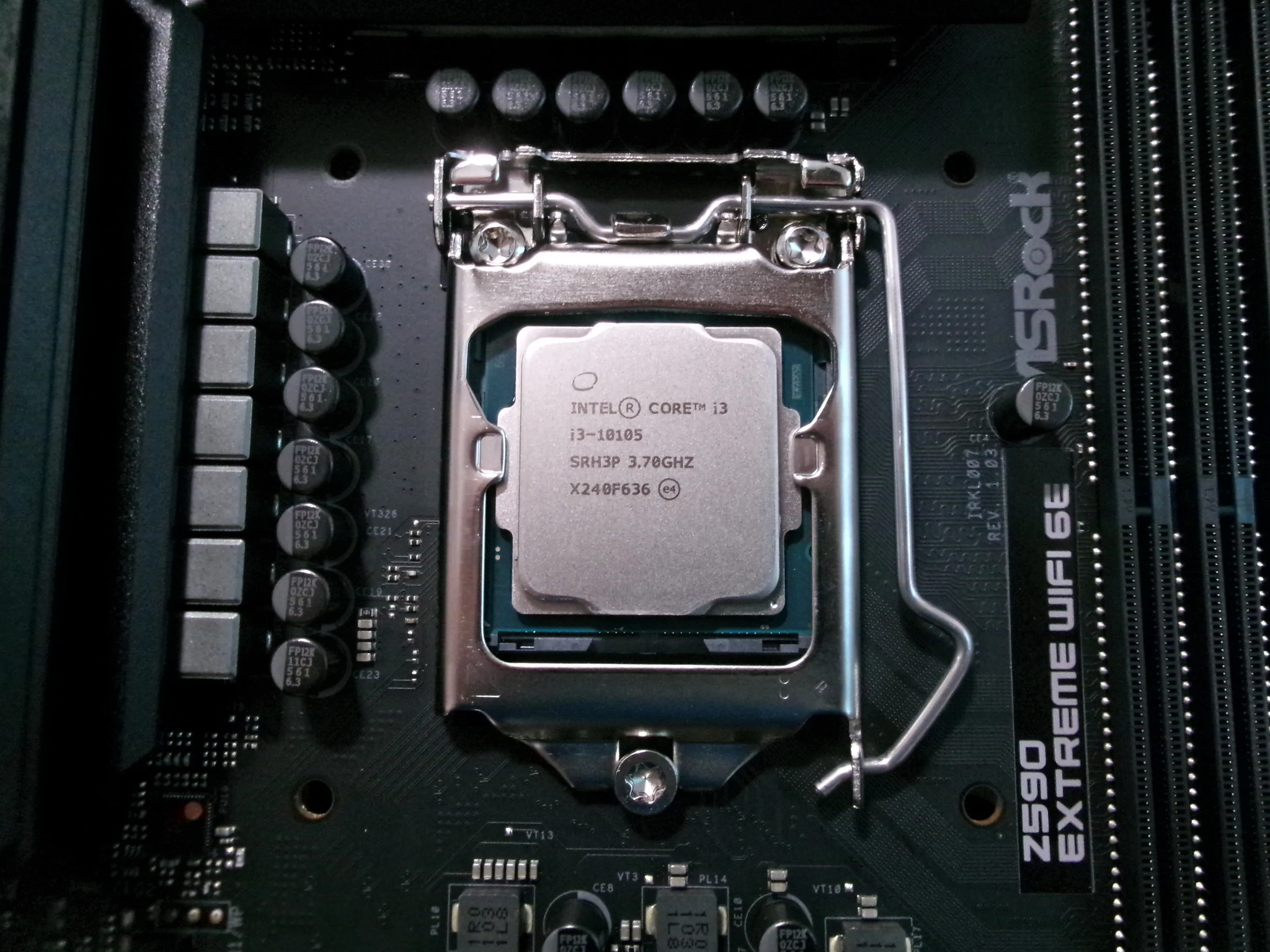 Intel i3-10105 + Z590 Extreme