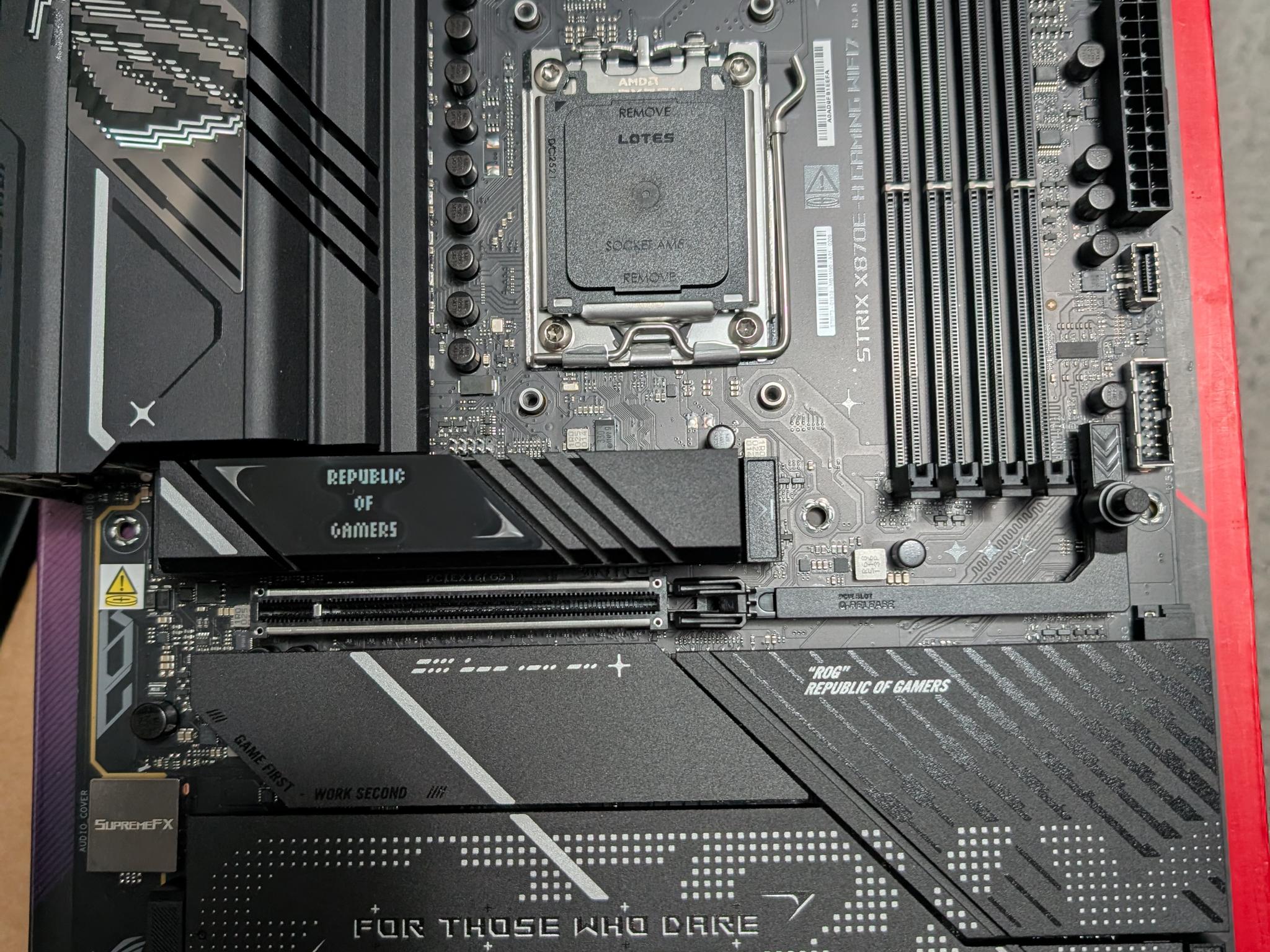 Asus ROG STRIX X870E-H GAMING WIFI7 ATX AM5 Motherboard