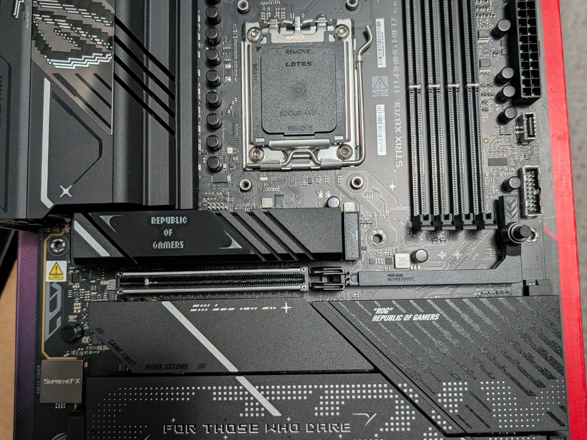 Asus ROG STRIX X870E-H GAMING WIFI7 ATX AM5 Motherboard