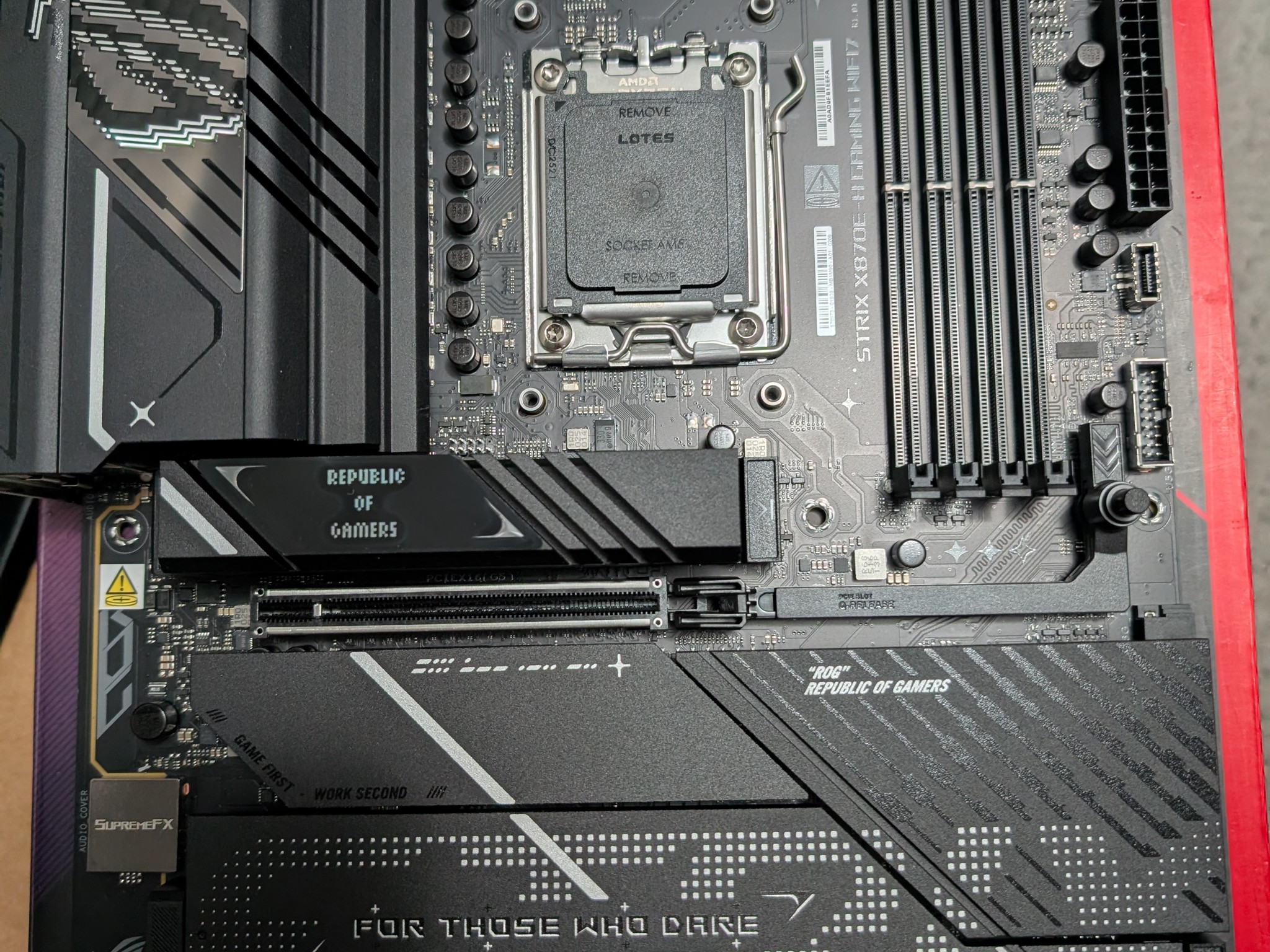 Asus ROG STRIX X870E-H GAMING WIFI7 ATX AM5 Motherboard