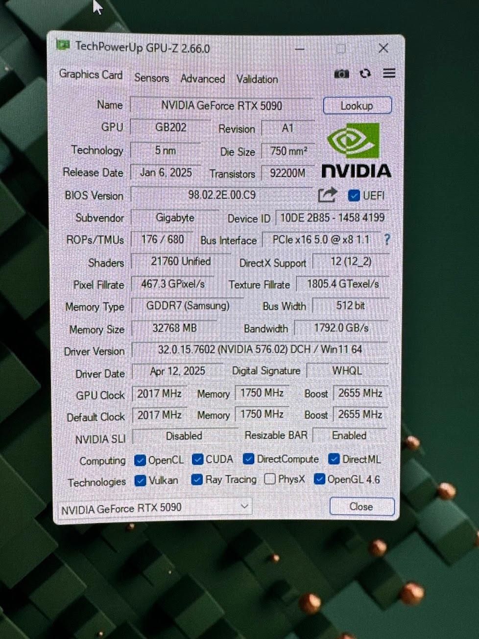 ZOTAC GAMING GeForce RTX 5090 SOLID OC White Edition