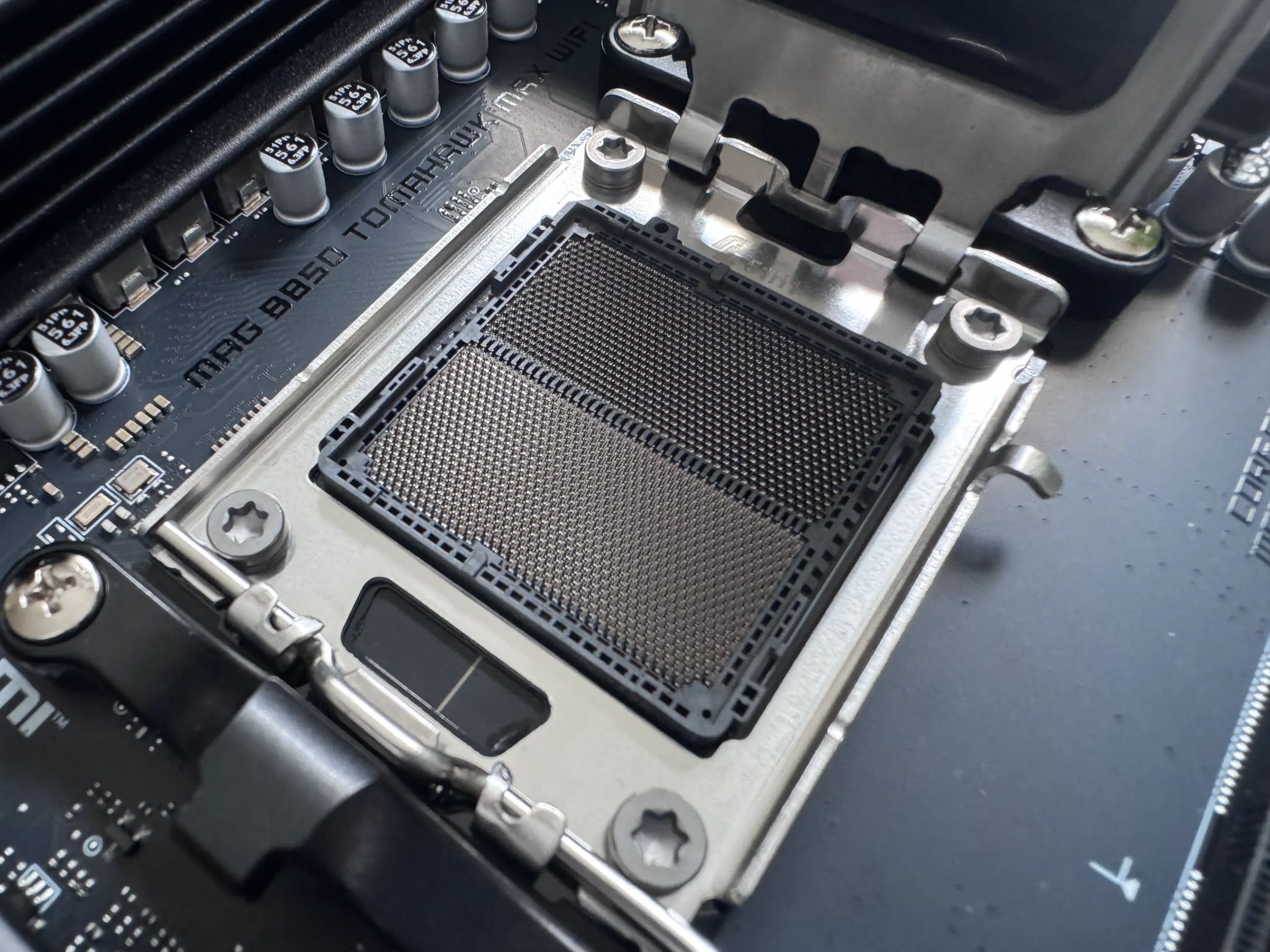 MSI - MAG B850 TOMAHAWK MAX Wi-Fi