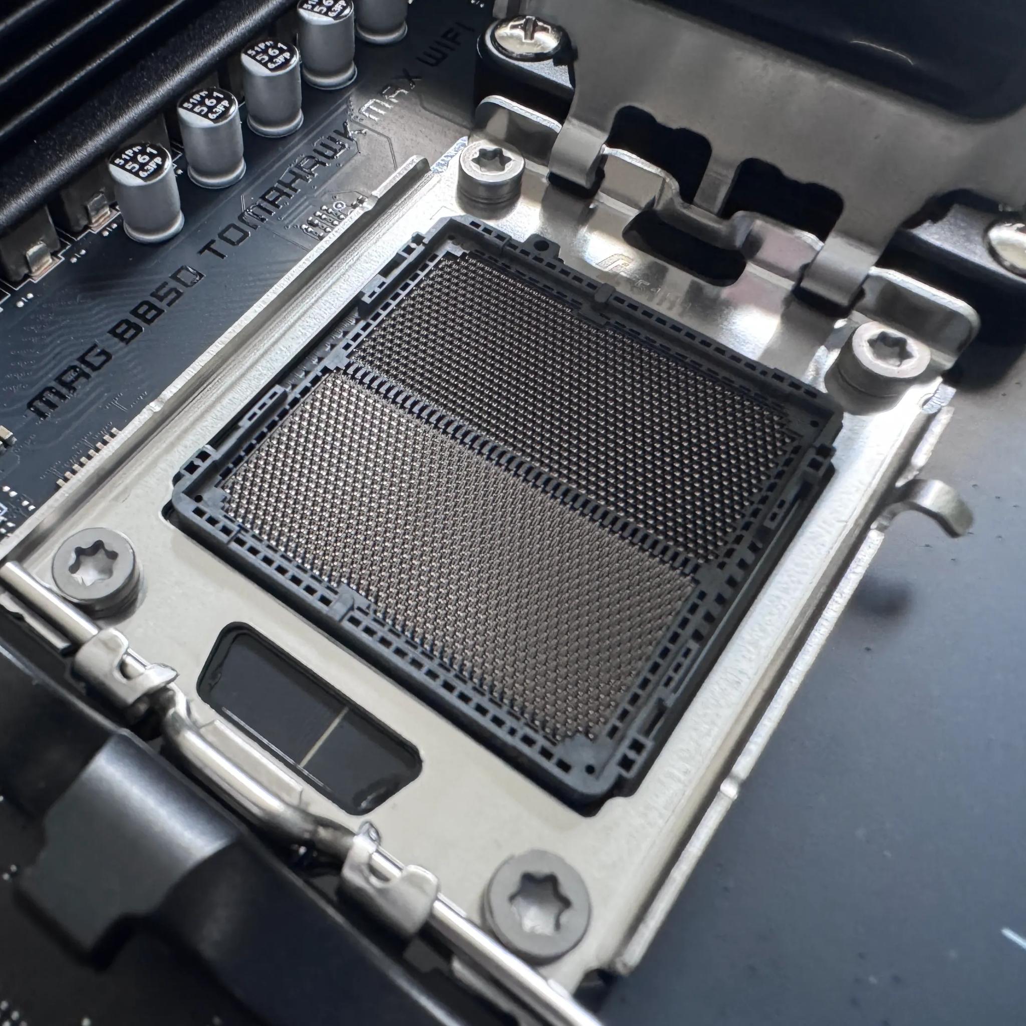 MSI - MAG B850 TOMAHAWK MAX Wi-Fi