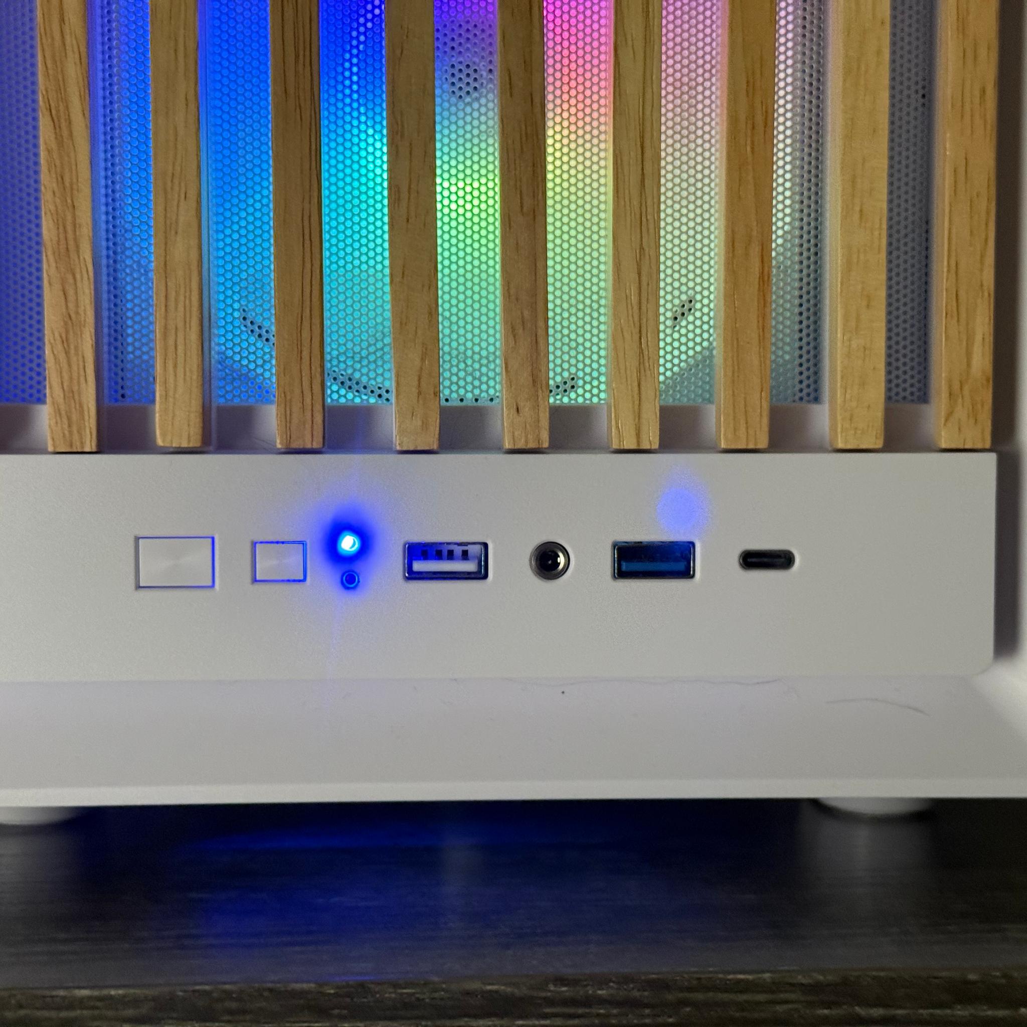 RTX 4070 | RYZEN 7700 | 32GB 6400CL32 | 2TB NVME | WIFI