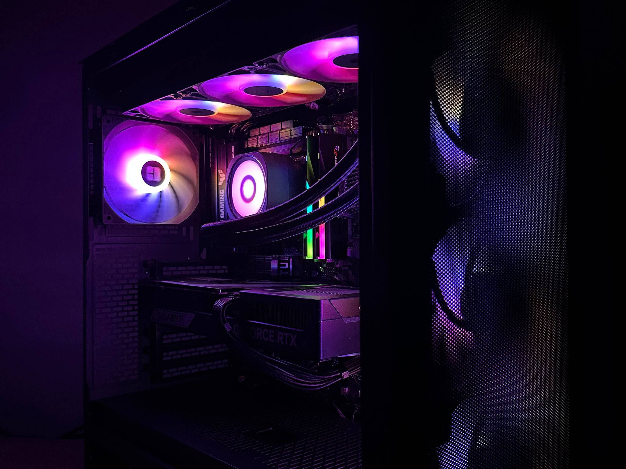 Gaming PC — RTX 5080 + Intel Core Ultra 9 285K | 32GB DDR5 | 1TB NVMe