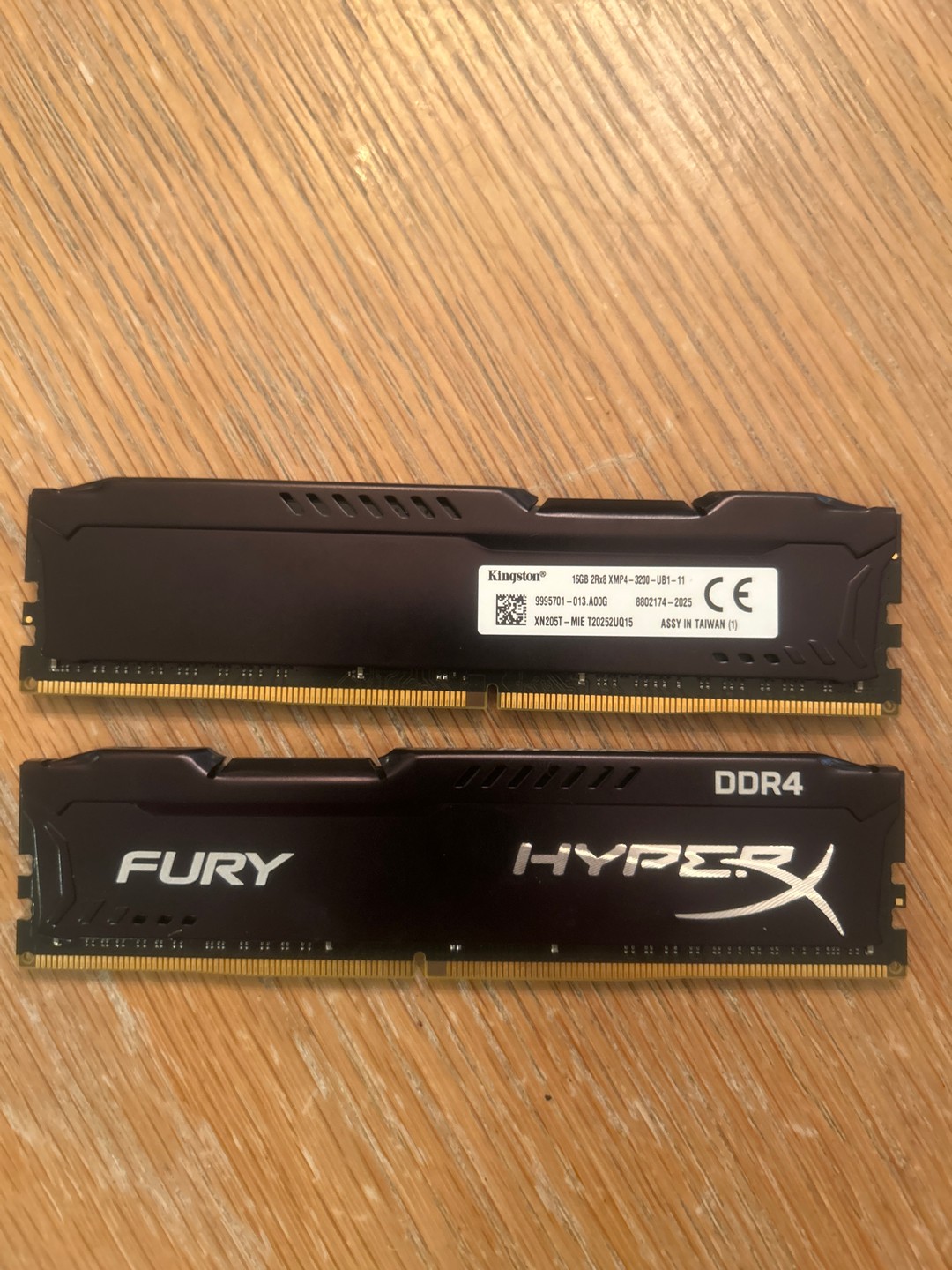 Kingston HyperX DDR4 32GB (16GB x 2) ② Kingston HyperX FURY 32GB (2x16GB) DDR4 3200MHz RAM Kit - Black | Jawa