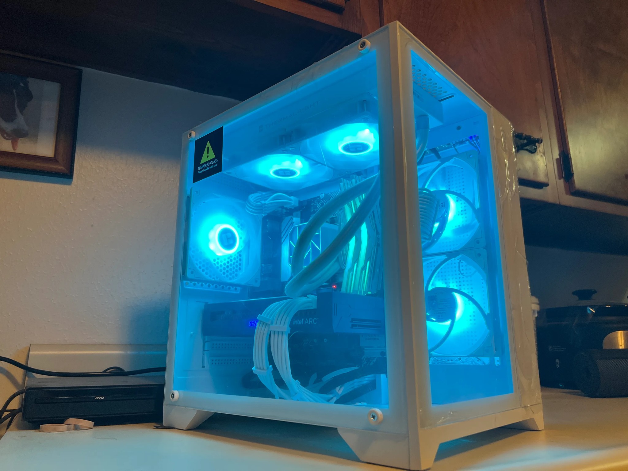 GLACIOUS(i5 10400f, Oloy Warhawk DDR4 16GB, Arc A580, Apevia Galaxy 650w 80+Gold, Thermalright AIO)