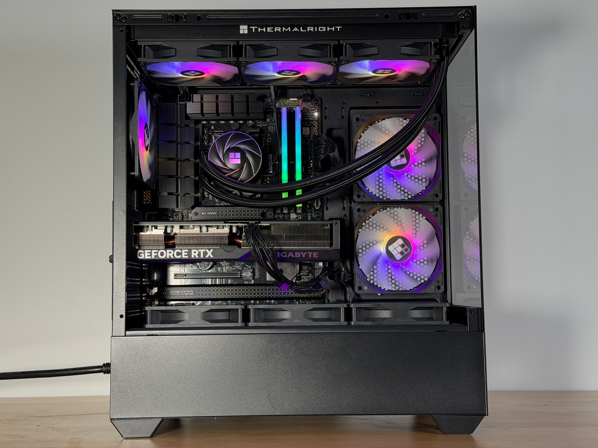 RTX 4070 Ryzen 7 7700x Gaming PC