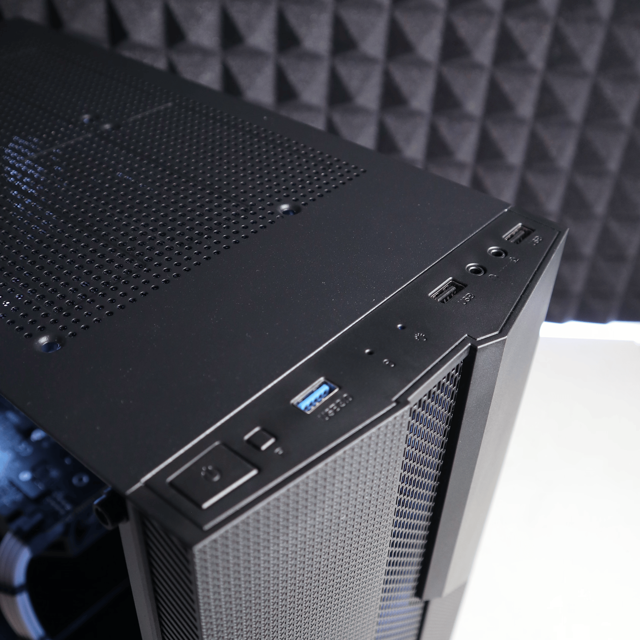 Lunar | Ryzen 7 2700/GTX 1070 FREE SHIPPING