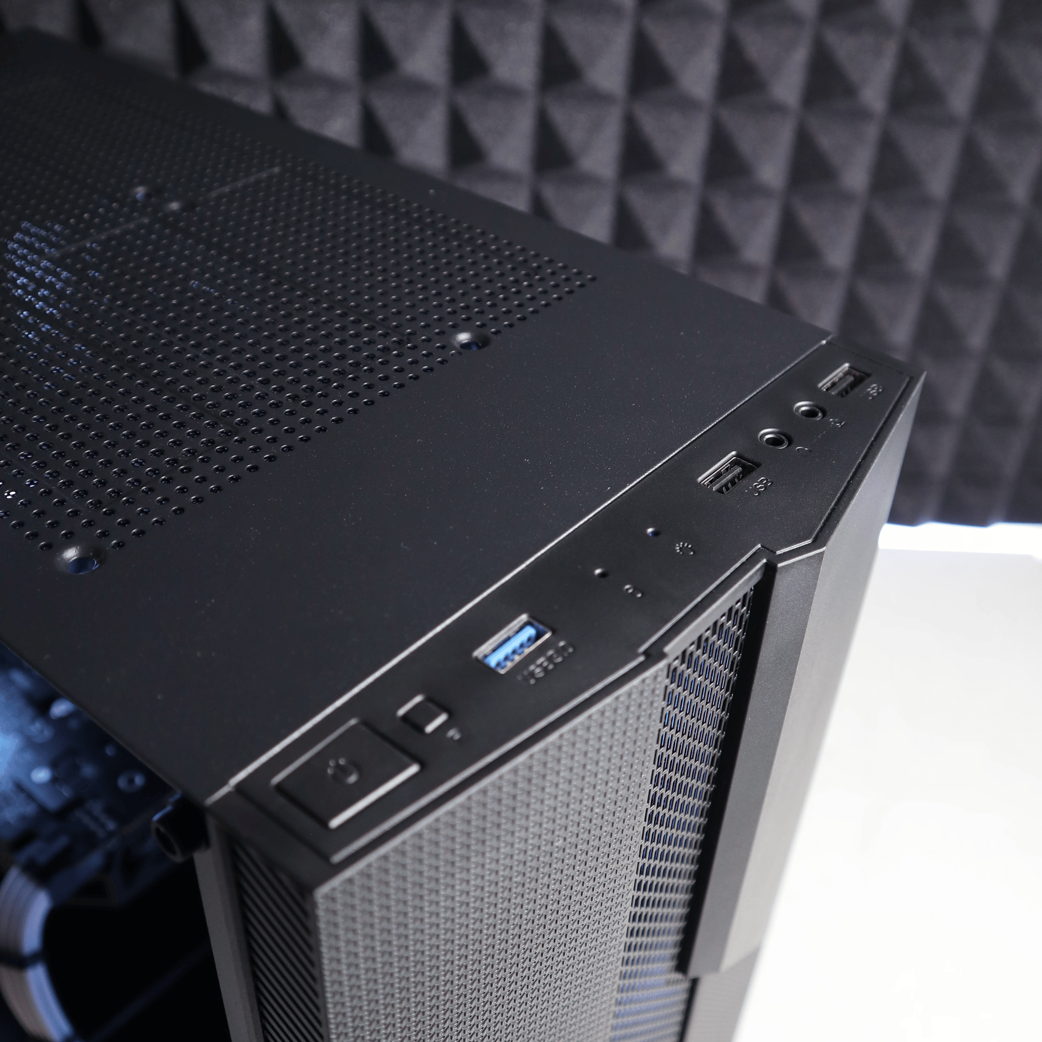 Lunar | Ryzen 7 2700/GTX 1070 FREE SHIPPING