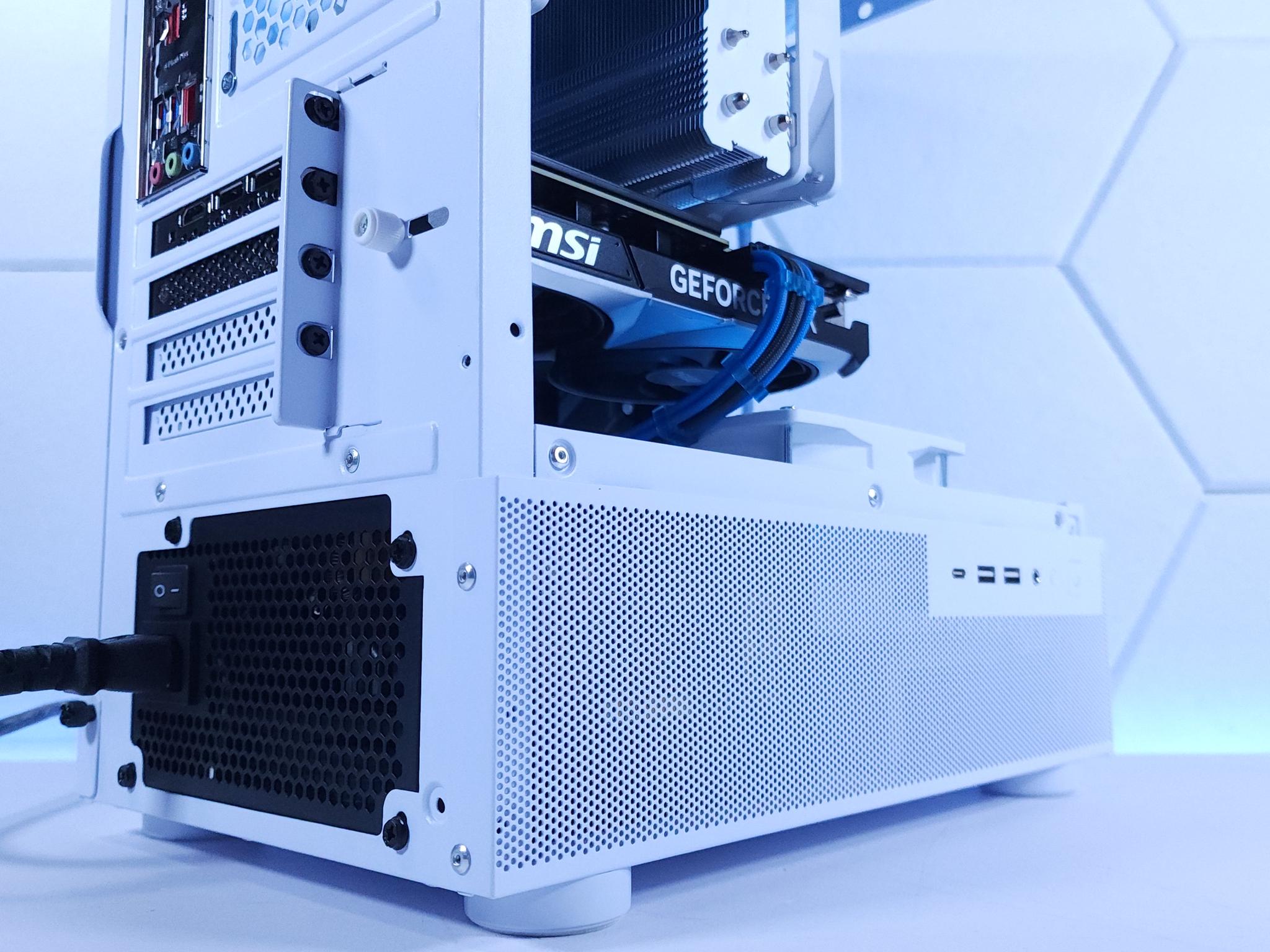 💙🤍RTX 4070 || Ryzen 5 7500F || 2TB NVMe SSD || 32GB 6000MHz DDR5 || 1440p Gaming Computer