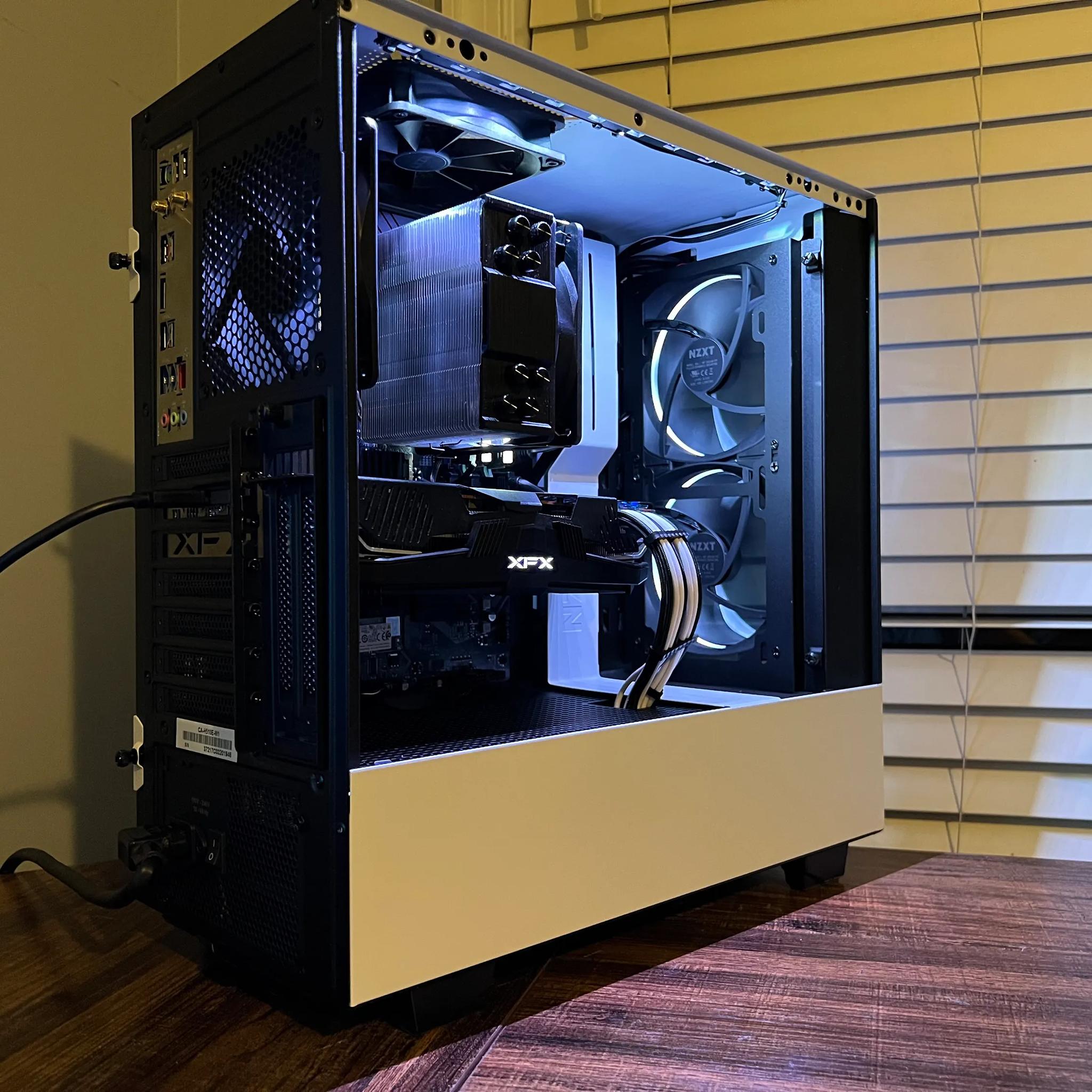 Whiteline: i5-10400, RX 5700xt Gaming PC