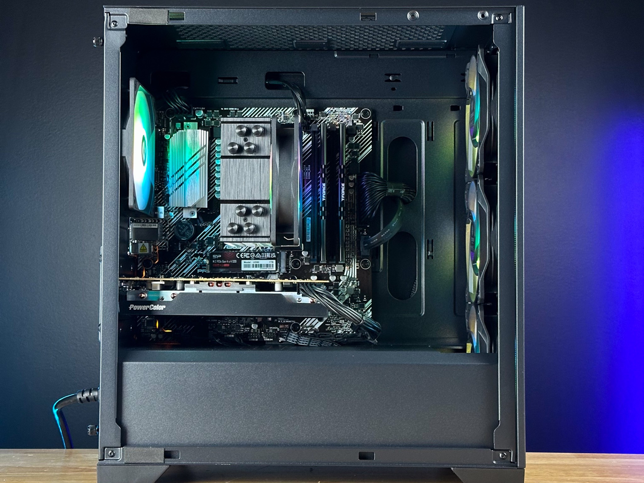 AES LC800 - Ryzen 5 5600 - RX7600 - 32gb DDR4 - 1tb NVMe Gaming PC