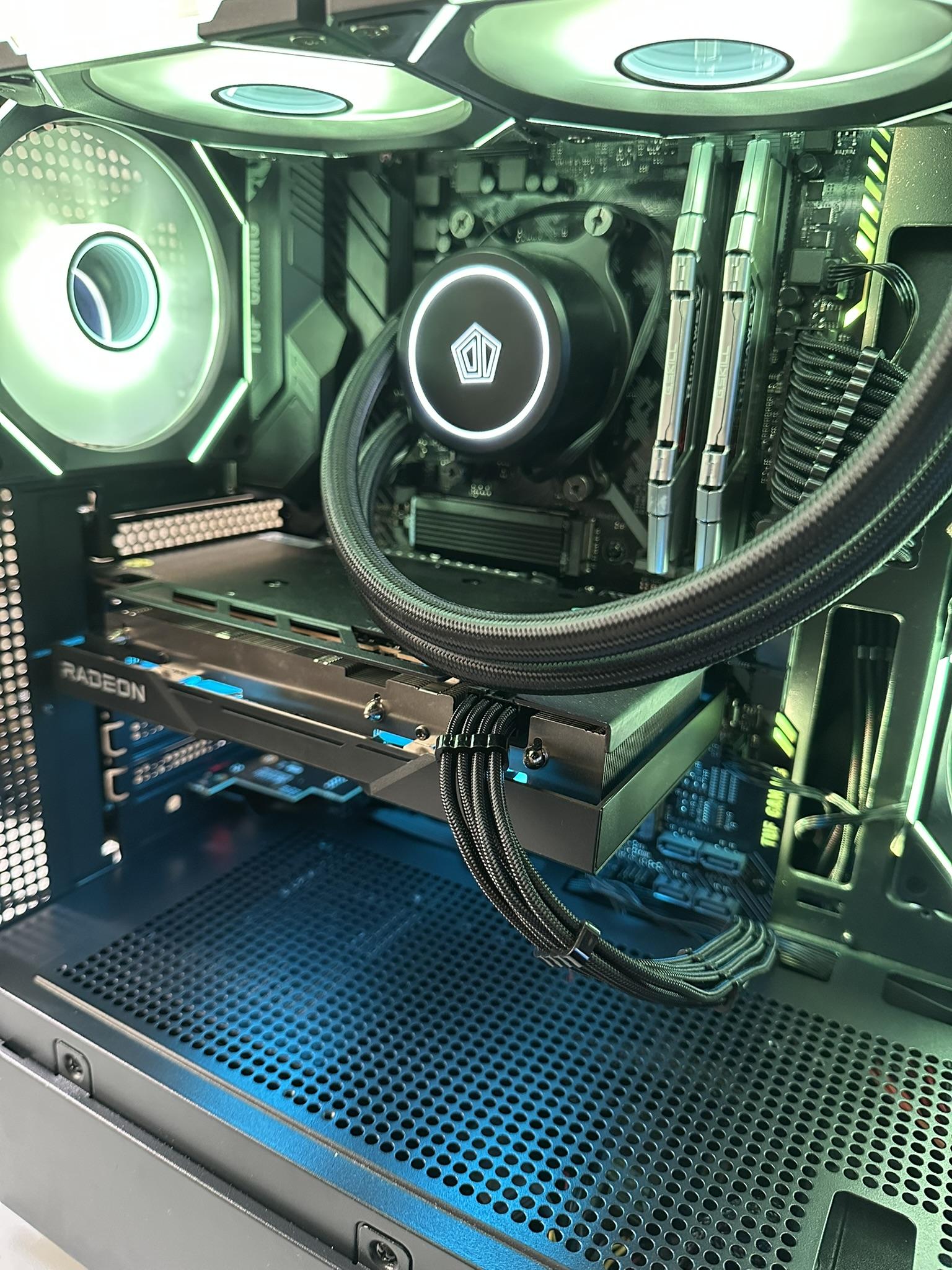 Gaming PC - Ryzen 7 2700X / RX 6600 XT / 512GB NVME / 16GB RAM
