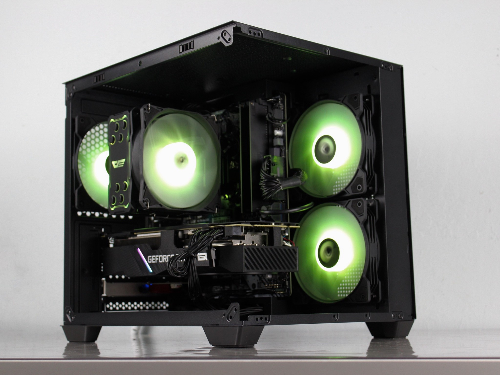 Powerful Black Gaming PC – RTX 2080, Intel i7 9700F, 16GB DDR4, 1TB NVMe SSD - RGB/WiFi/BlueTooth