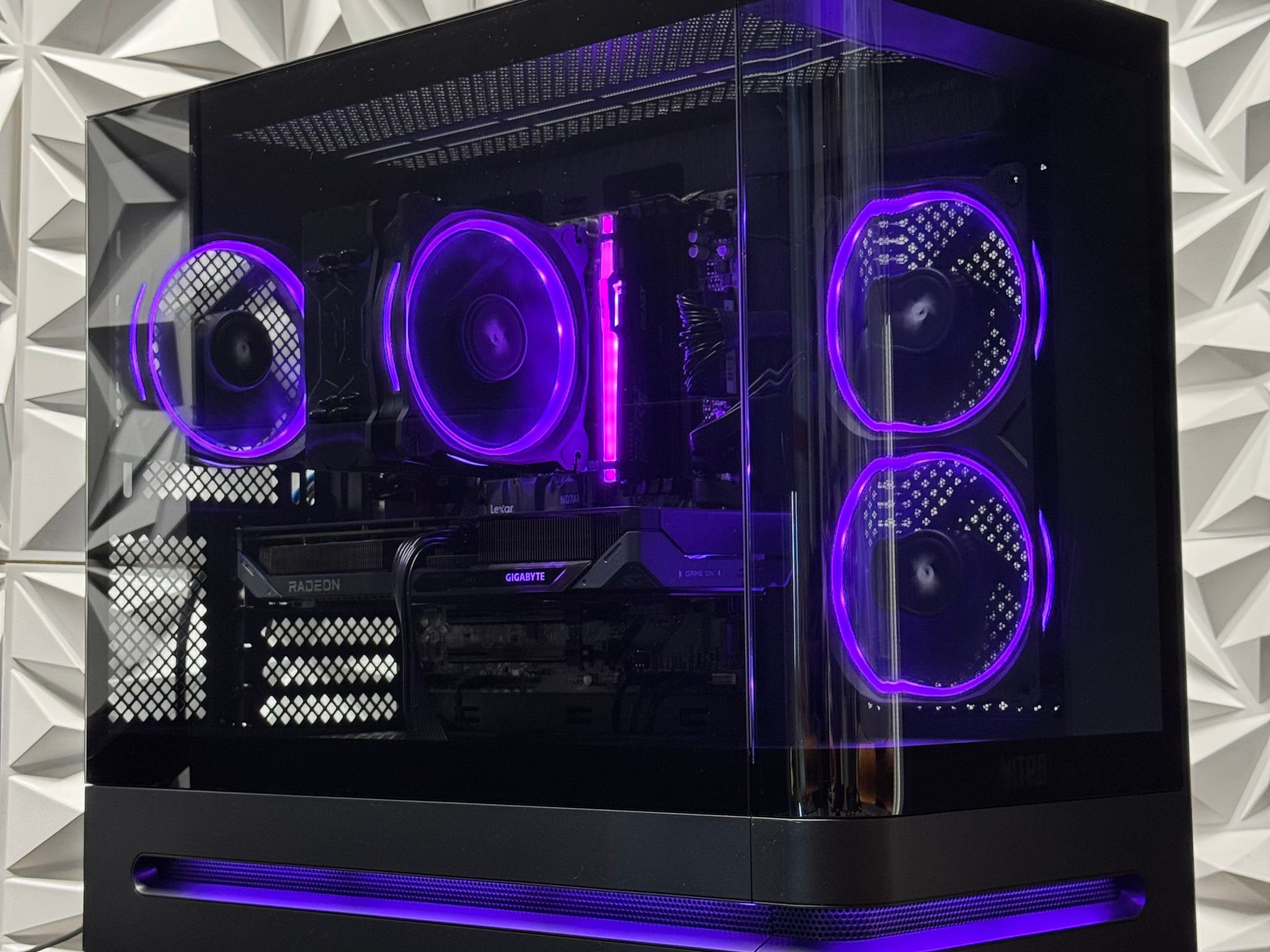 Rx 9060 XT 16GB / Ryzen 7 8700F / 16GB DDR5 Ram / 1TB SSD / Gaming Pc / Future Proof