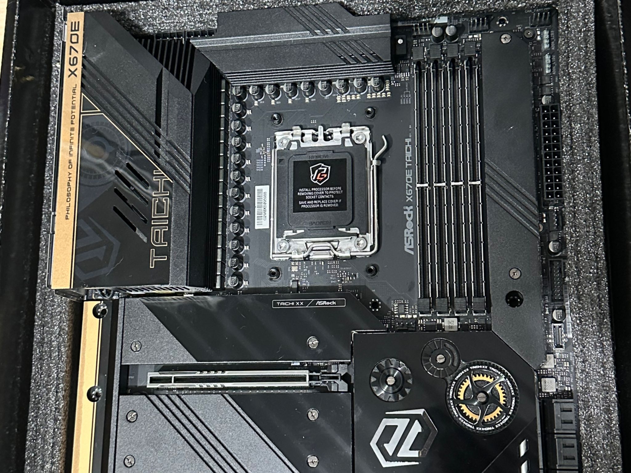 ASRock X670E TAICHI AM5