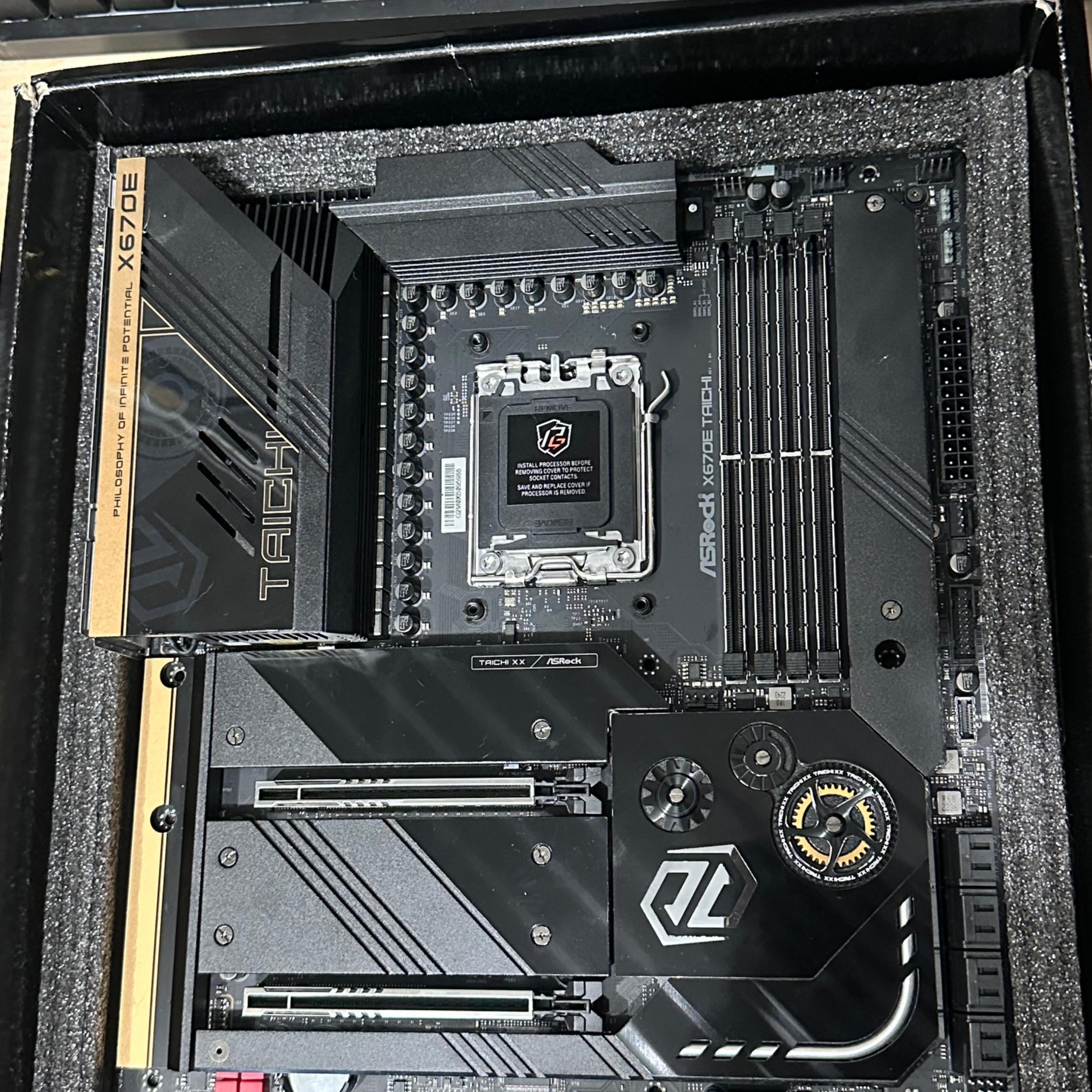 ASRock X670E TAICHI AM5