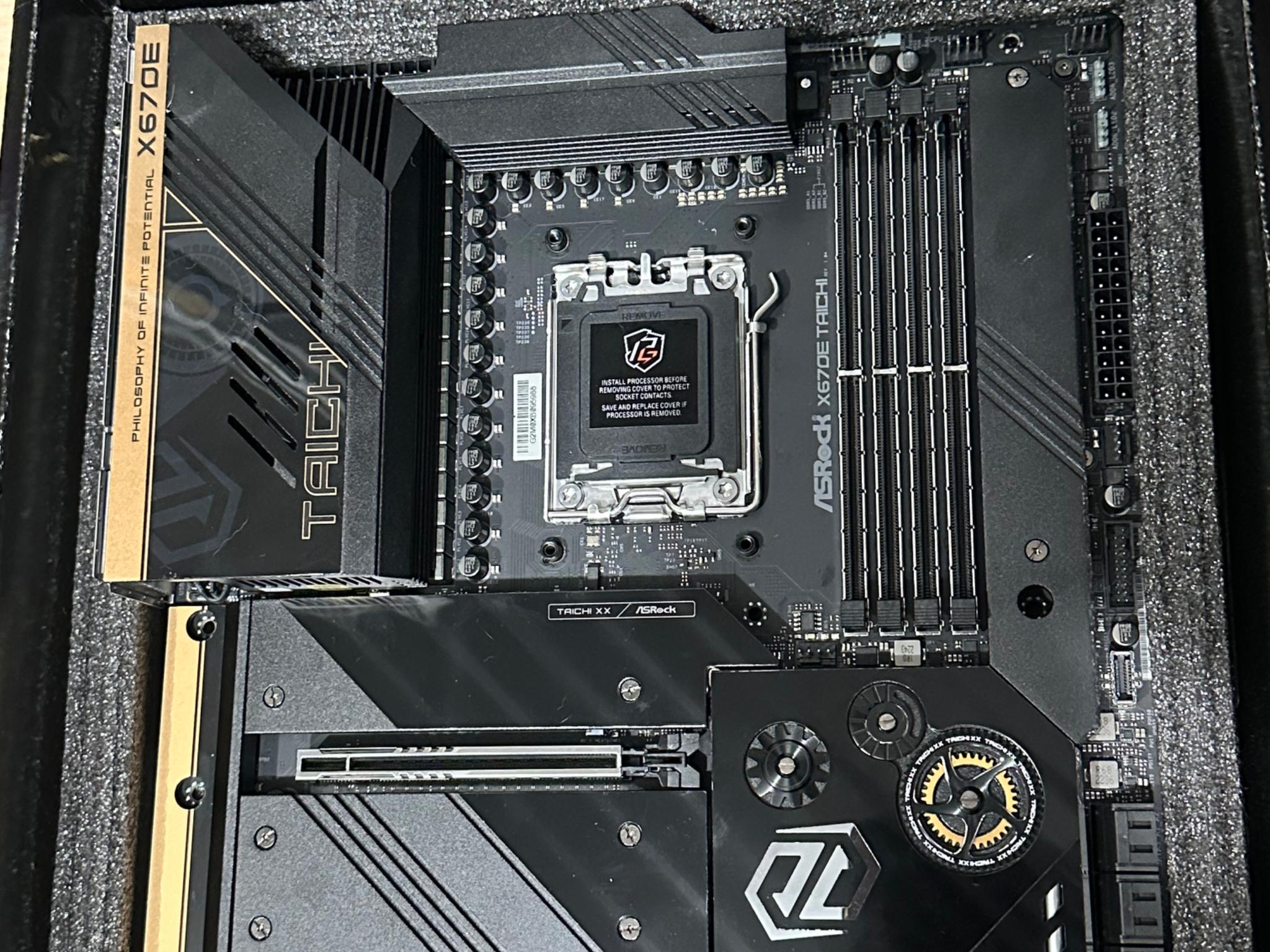 ASRock X670E TAICHI AM5
