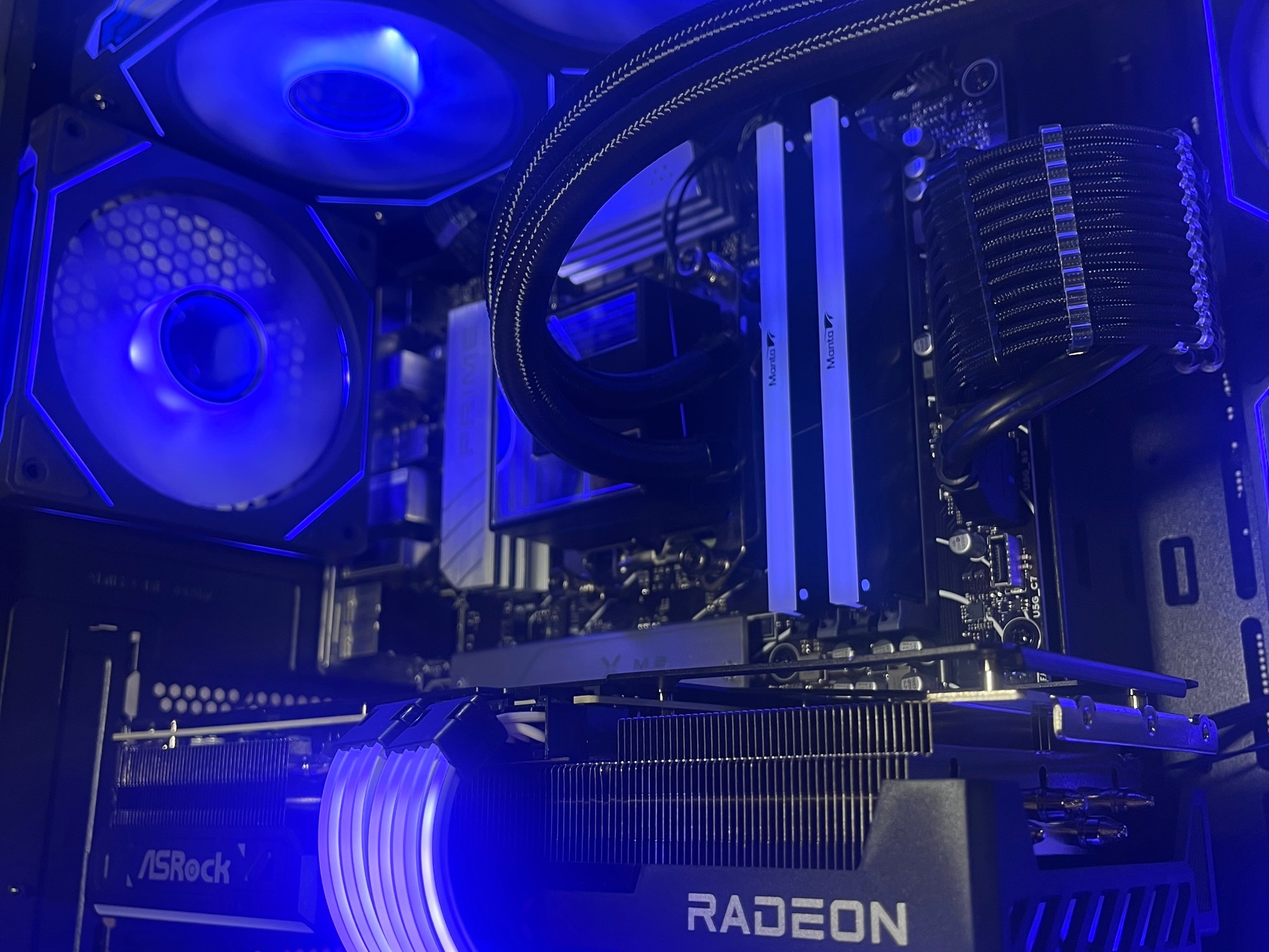 RX 9070 XT | Ryzen 7 7800X3D | 32GB RAM | Gaming PC