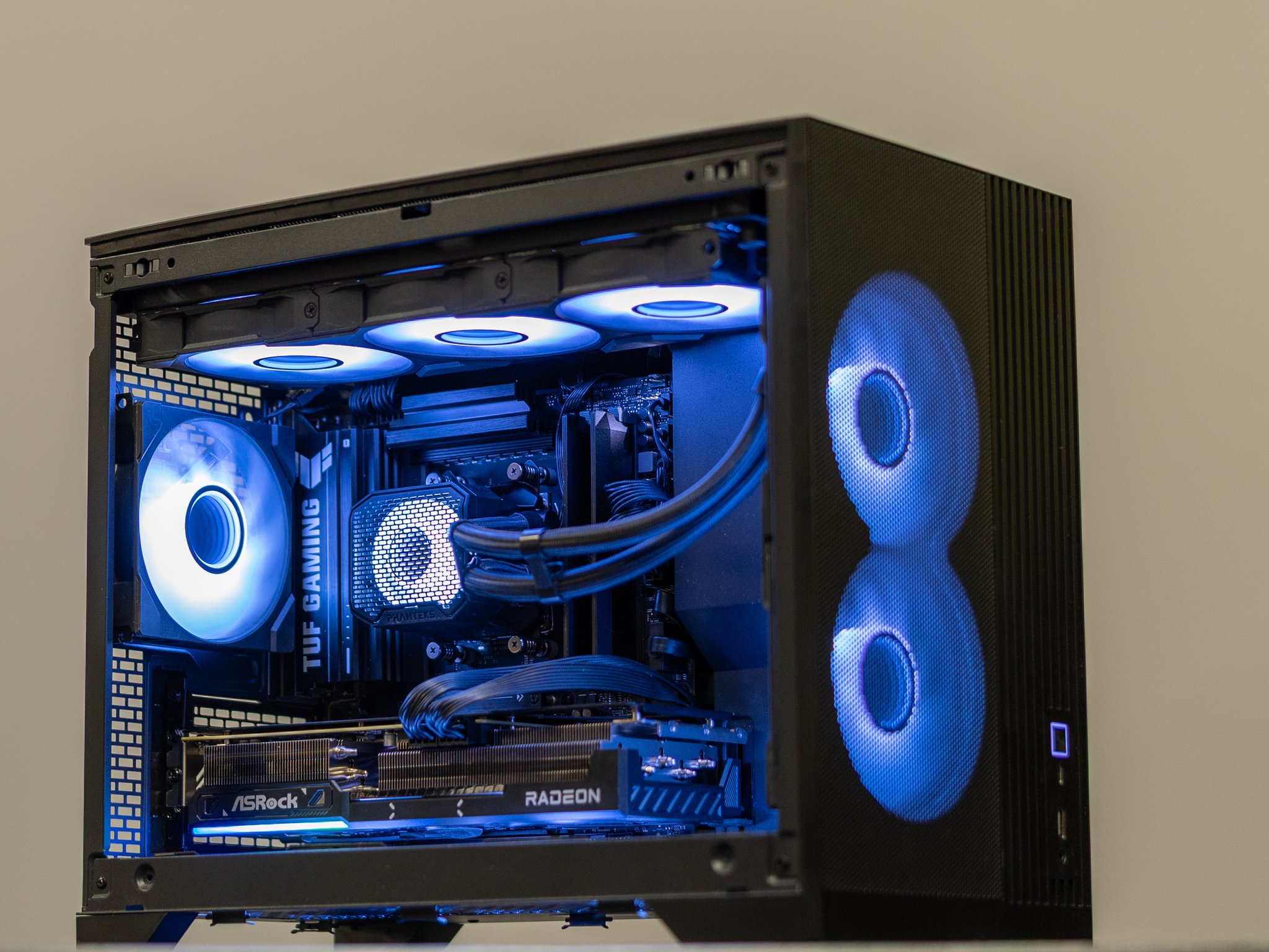 Ryzen 7 7800X3D | RX 9070 XT | Custom Gaming / Streaming PC Build