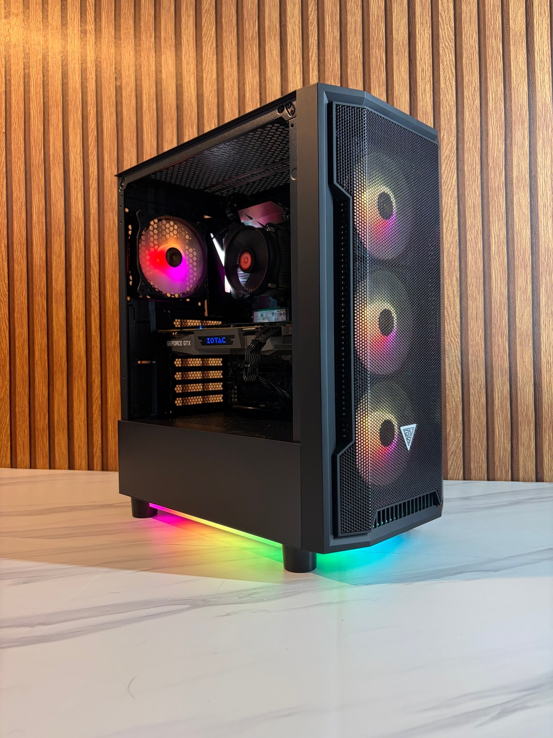 GTX 1080TI 11GB | I7 7700 | 16GB DDR4 | 550W | 256GB NVME | Jawa