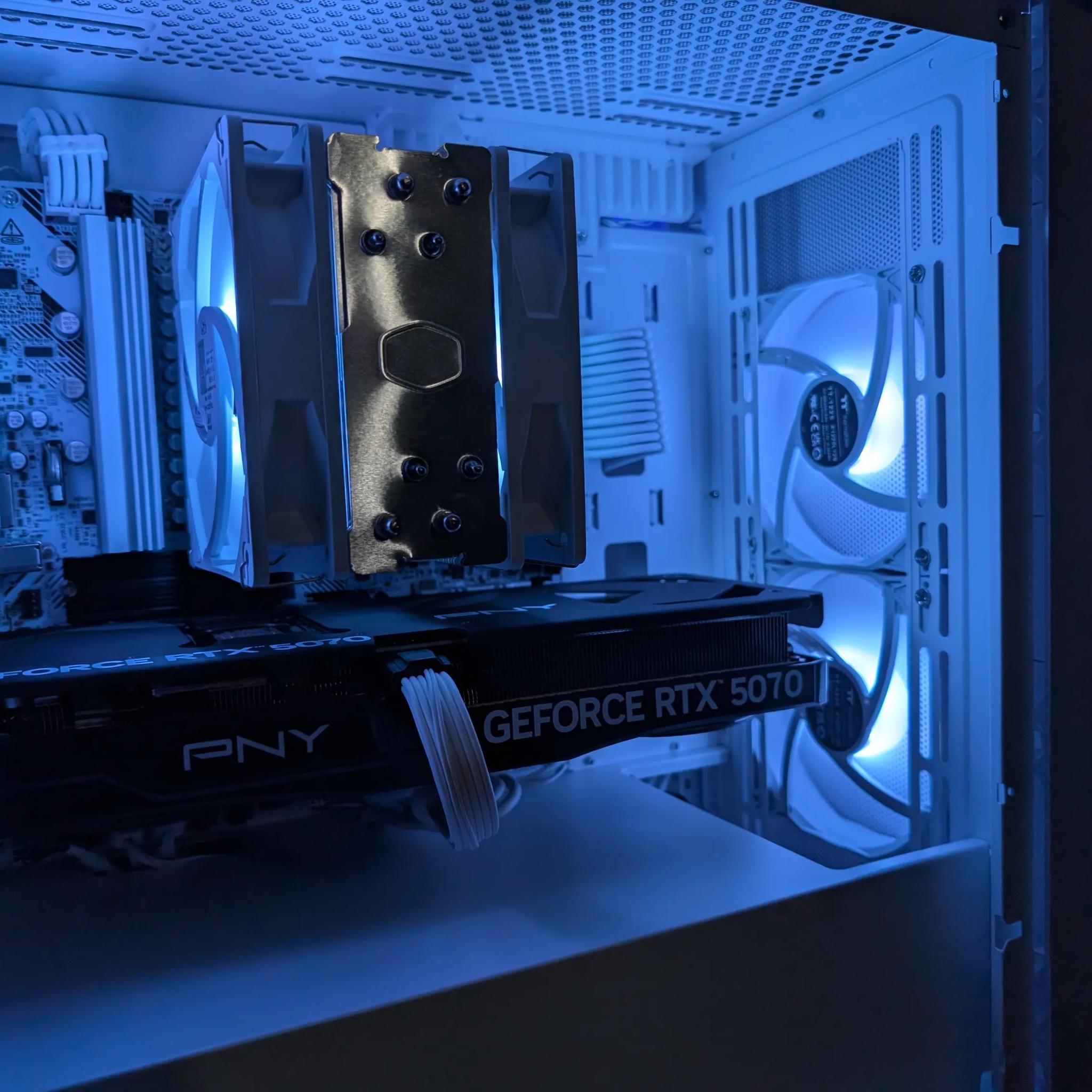 PNY GeForce RTX 5070 OC 12GB