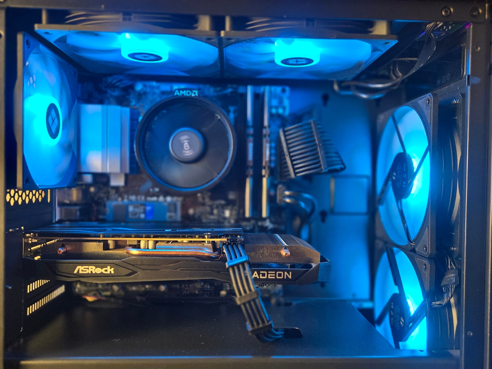 RX 6600 XT | Ryzen 5 5600G | 16gb DDR4 | 512gb Storage👏🏽