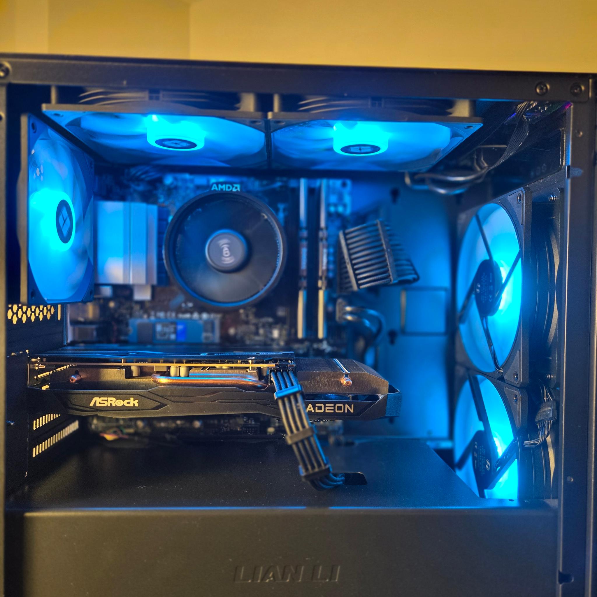 RX 6600 XT | Ryzen 5 5600G | 16gb DDR4 | 512gb Storage👏🏽