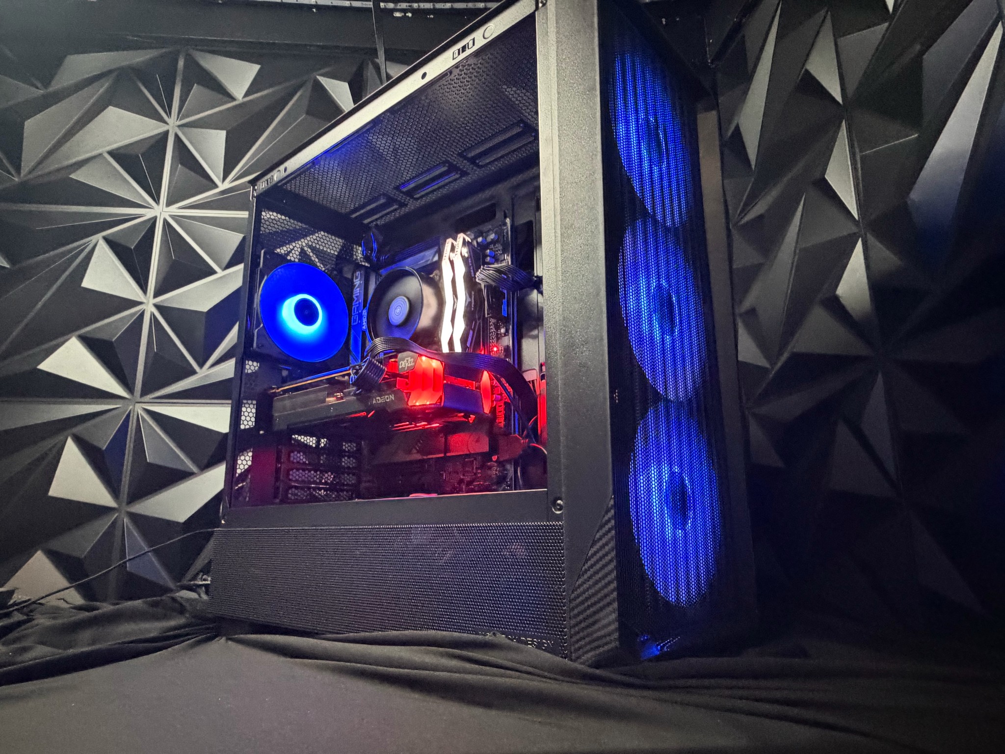 🖤⚡ G CARBON 8566 ⚡🖤| Ryzen 5 8500G| RX 6600XT | 1.5 TB NVMe| 16 GB DDR5| 650W PSU