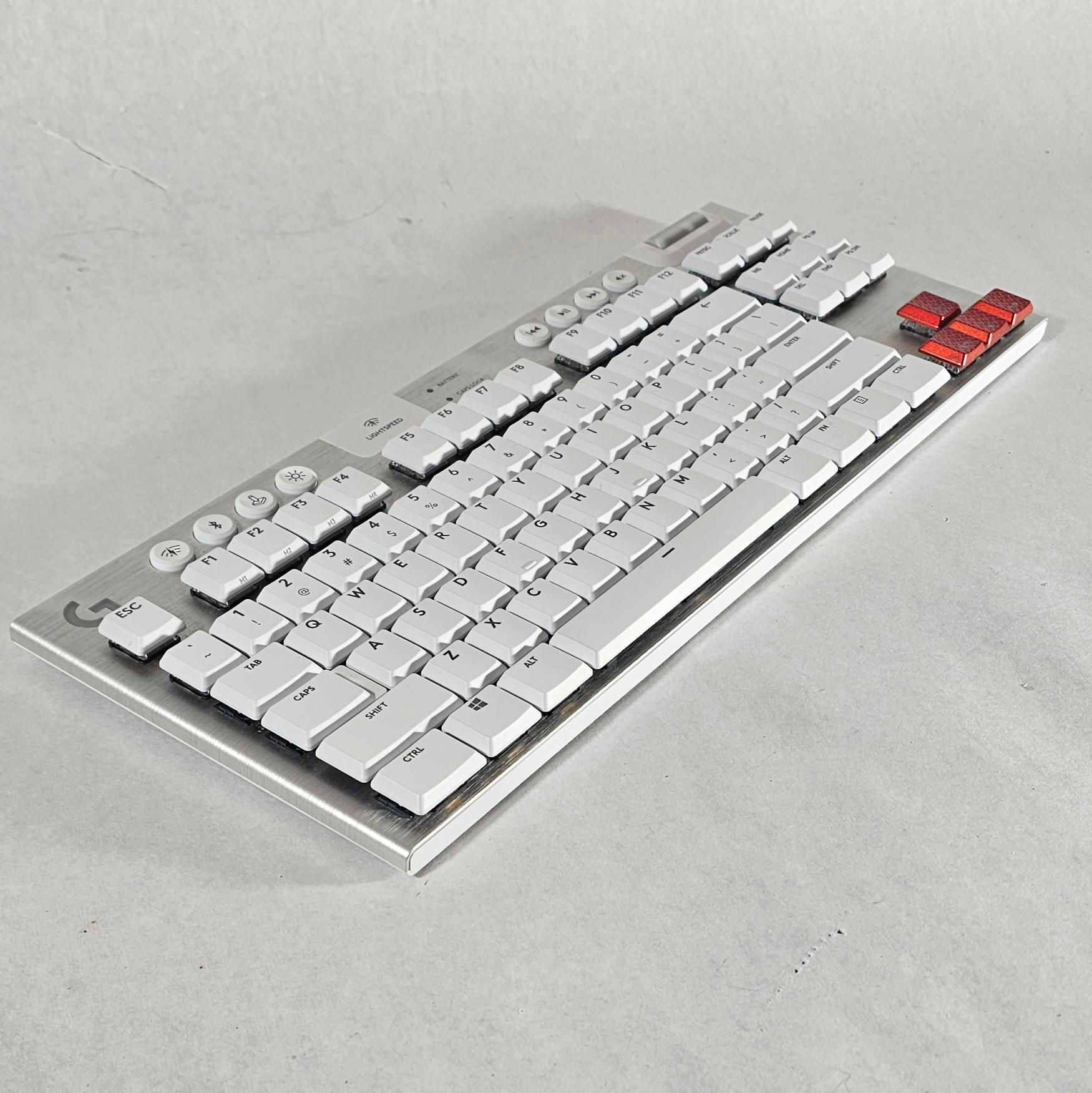 Logitech G915 TKL LIGHTSPEED Wireless RGB Mechanical Gaming Keyboard (Tactile) - White/Silver