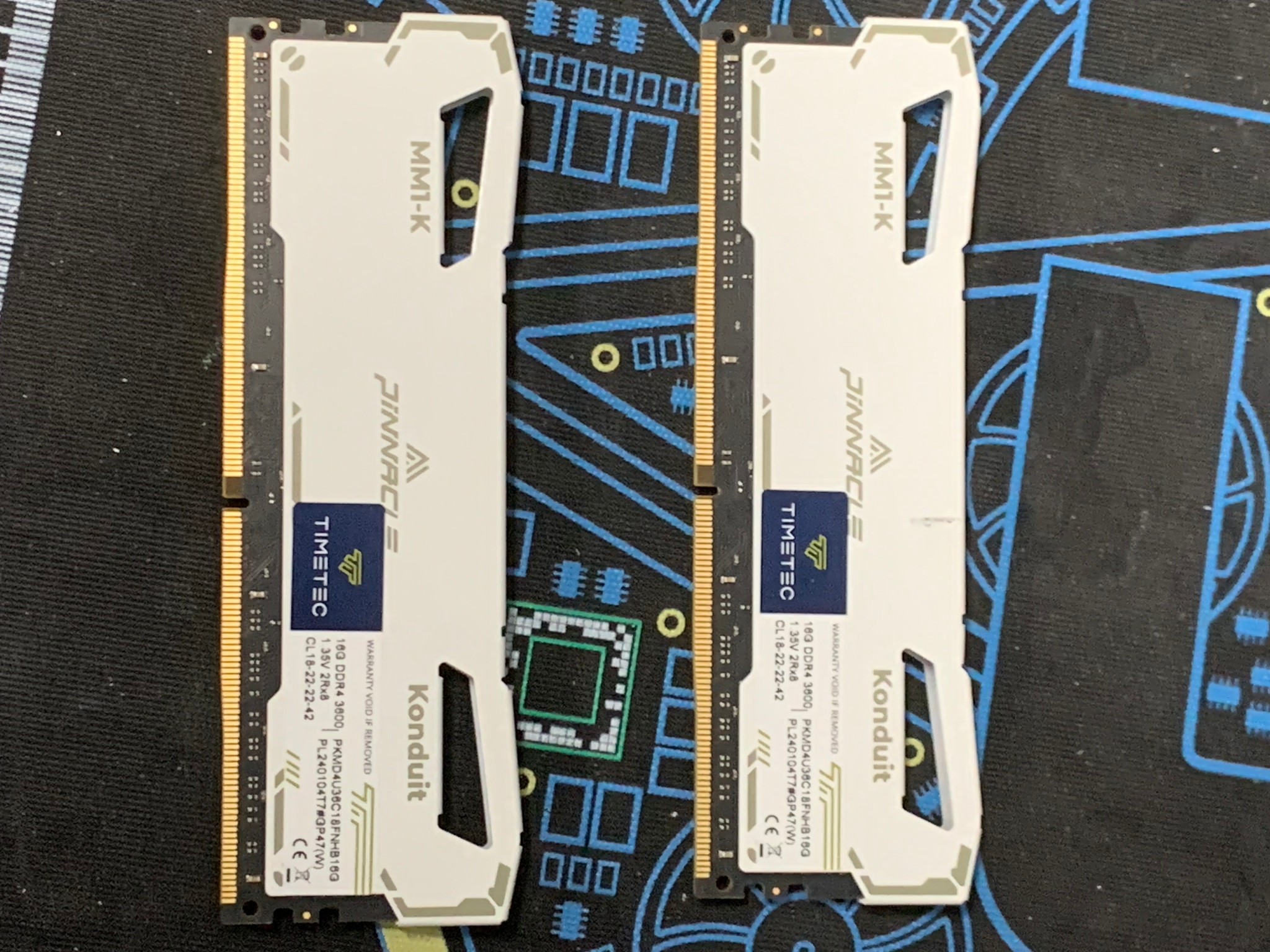 Used Excellent Condition 32GB DDR4 Pinnacle Konduit RAM